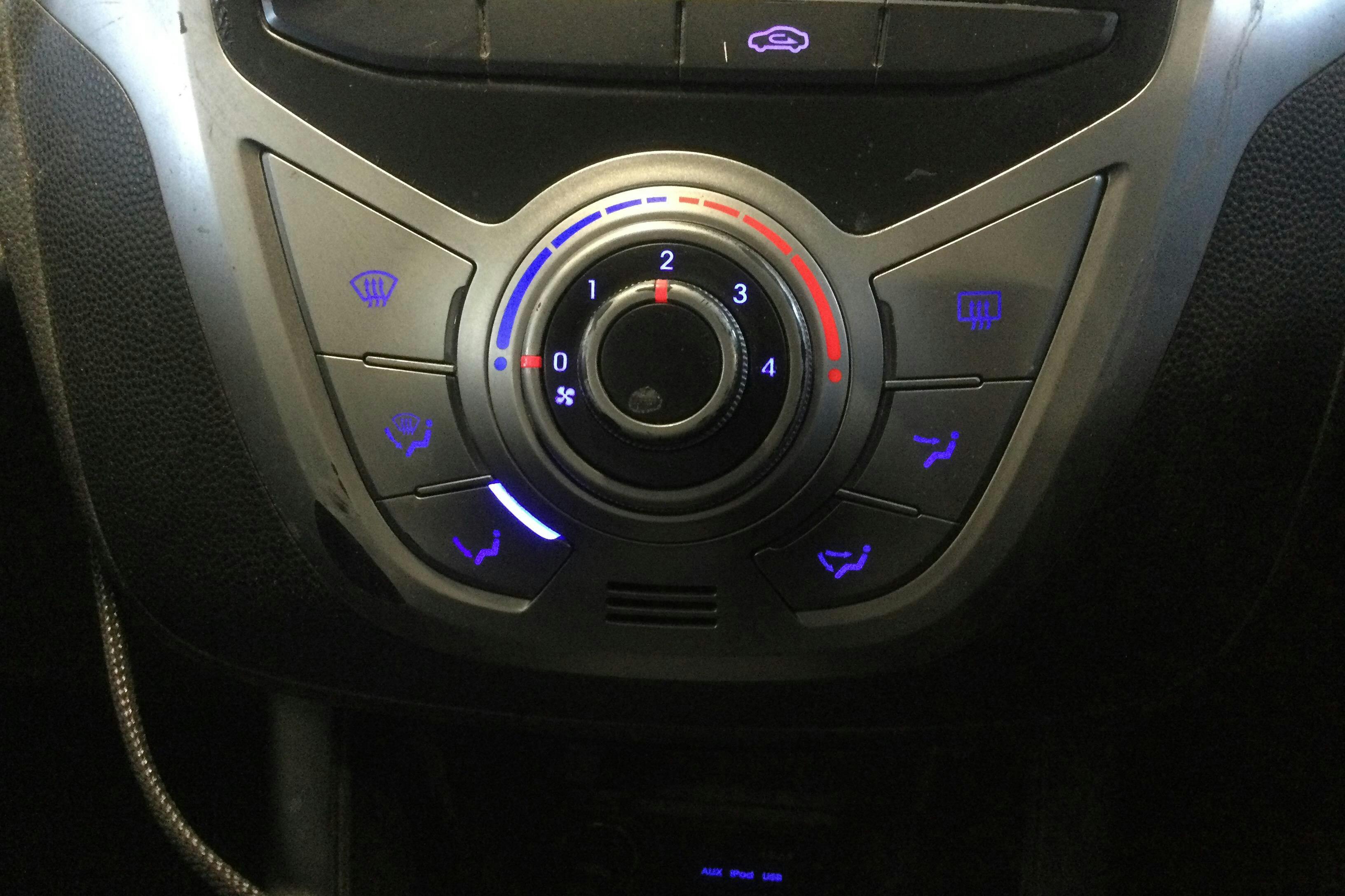 Hyundai ix20 1.6 (125hk) - 26 359 mil - Automat - vit - 2014