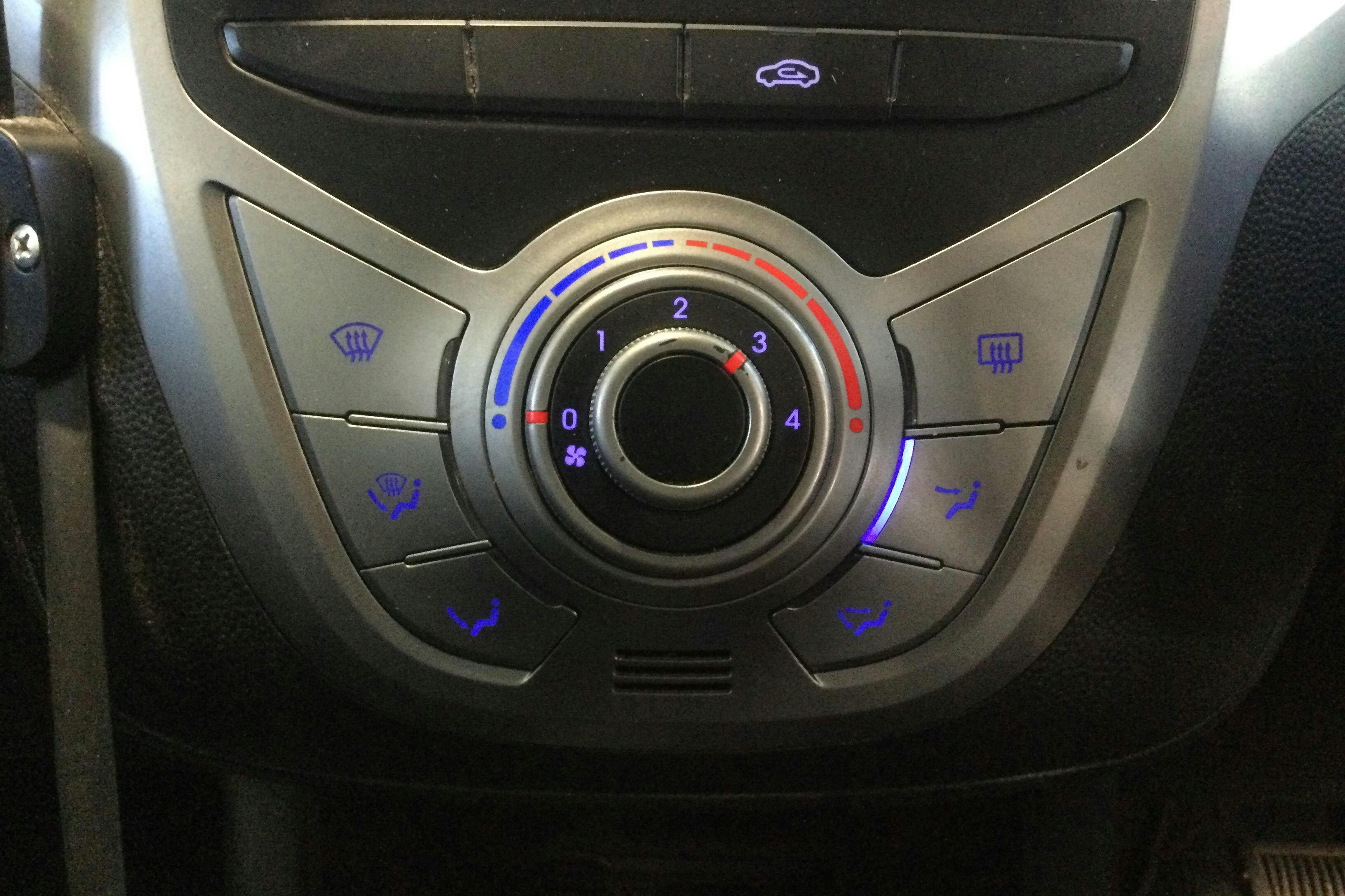 Hyundai ix20 1.6 (125hk) - 21 951 mil - Automat - vit - 2014