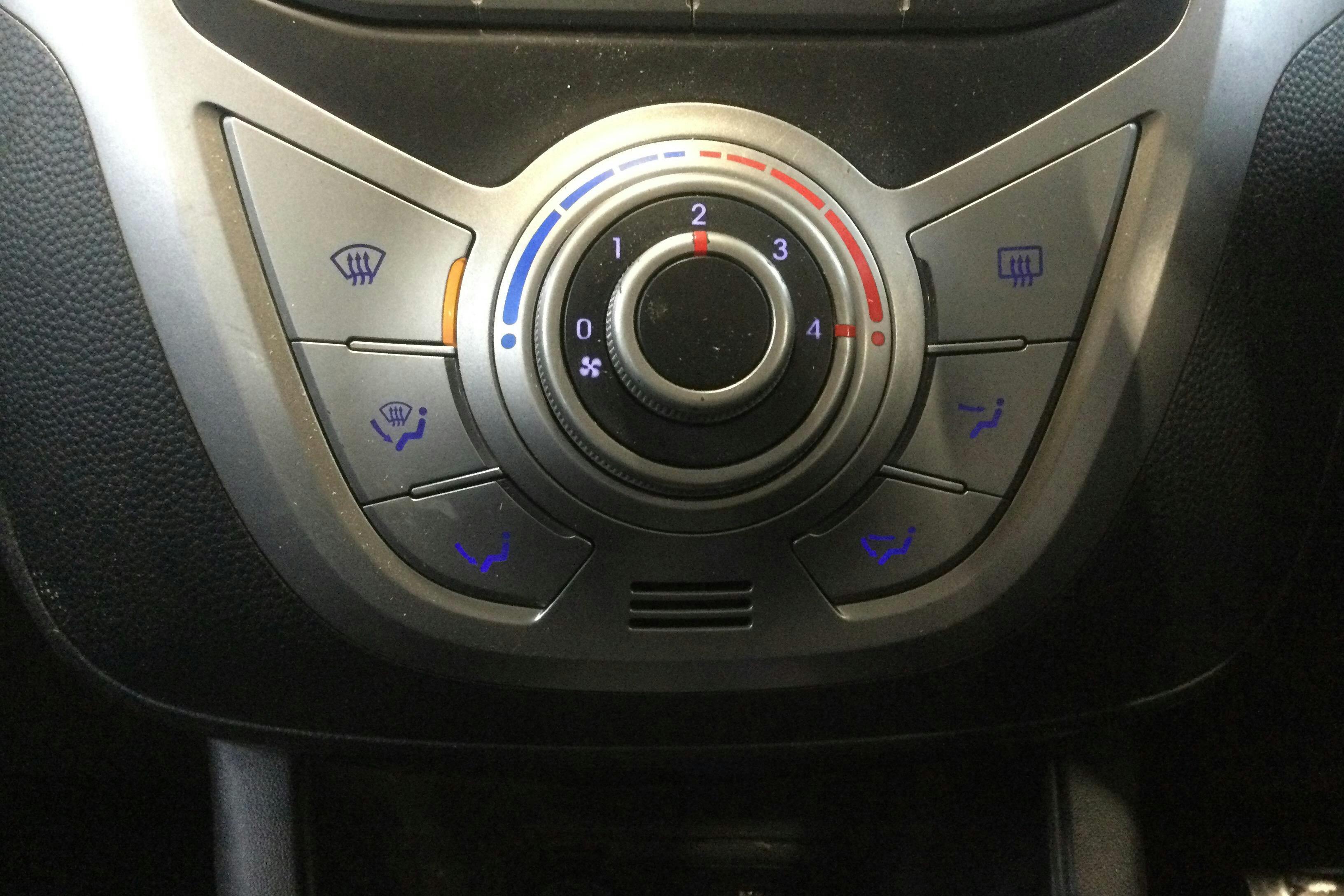 Hyundai ix20 1.6 (125hk) - 20 278 mil - Automat - vit - 2014