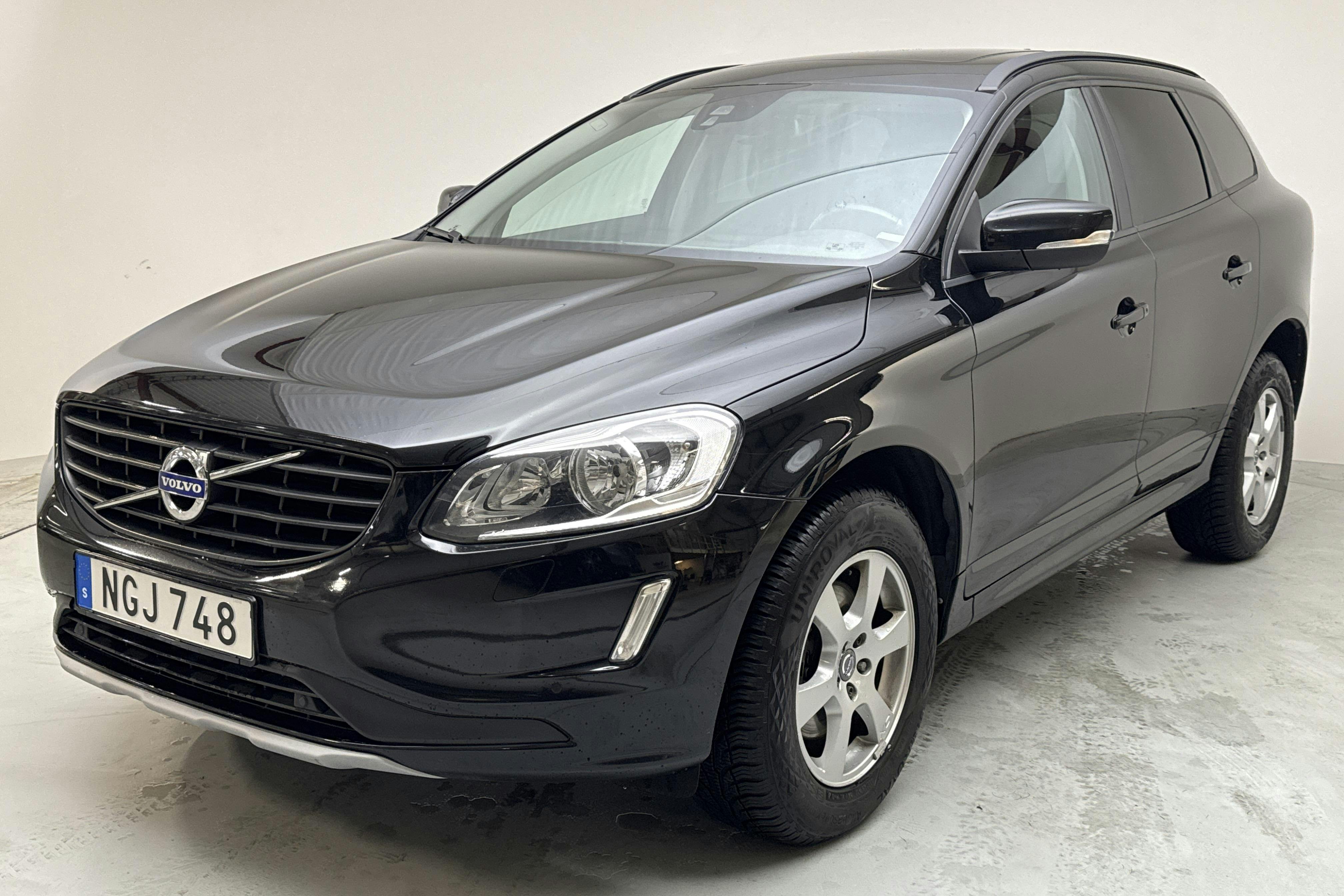 Volvo XC60 D3 2WD (150hk) - 18 303 mil - Automat - svart - 2017