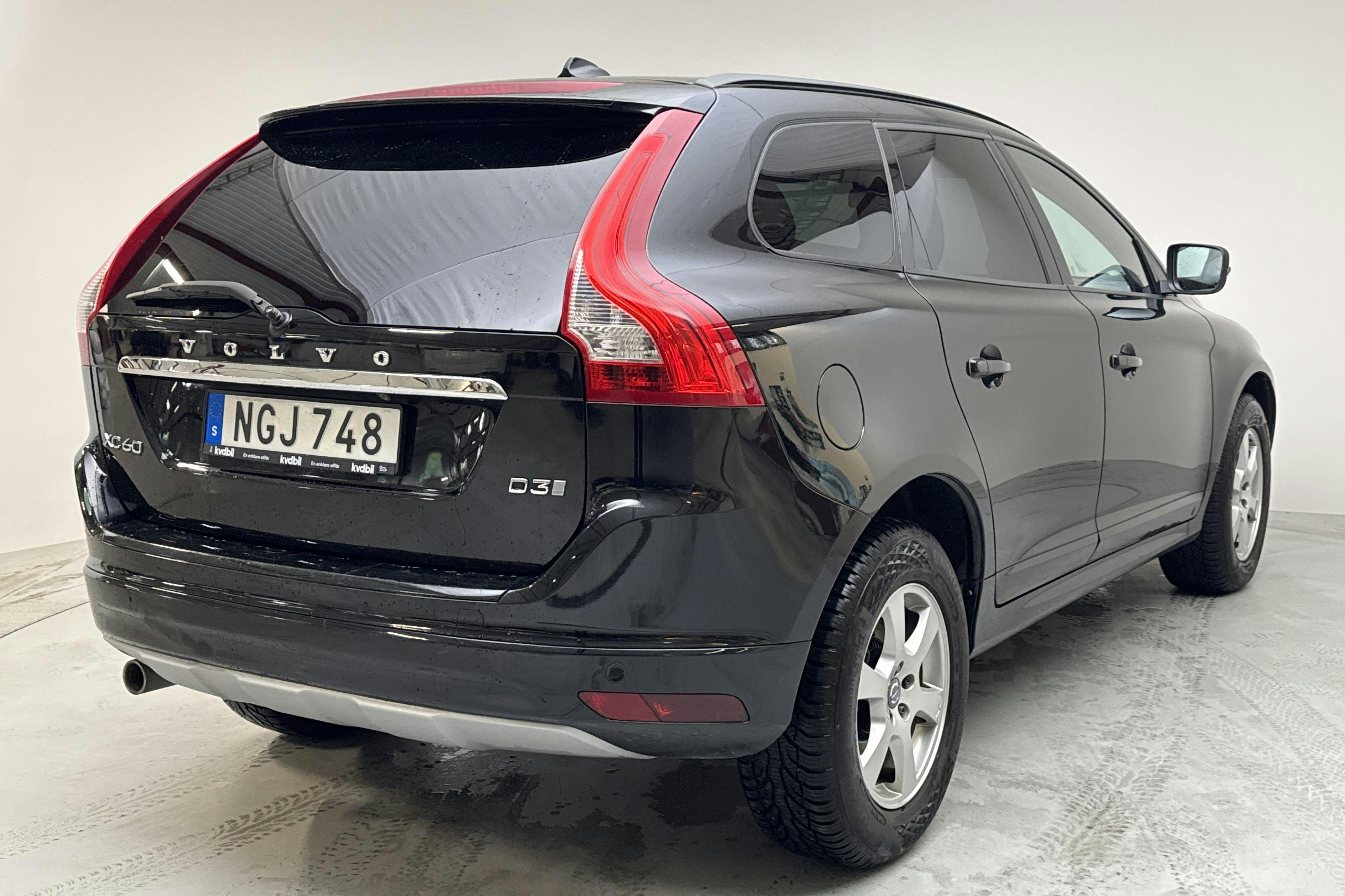 Volvo XC60 D3 2WD (150hk) - 18 303 mil - Automat - svart - 2017