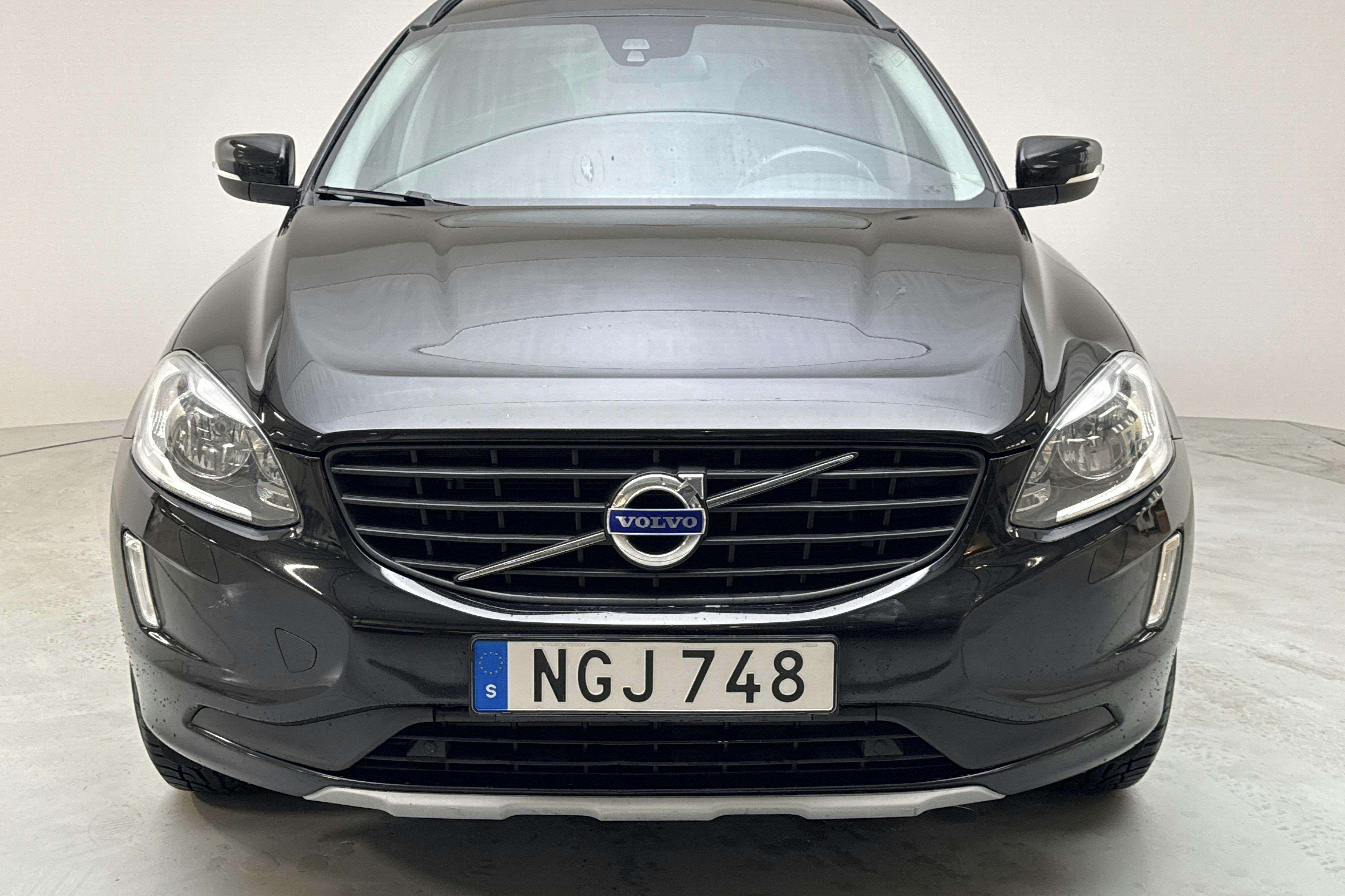 Volvo XC60 D3 2WD (150hk) - 18 303 mil - Automat - svart - 2017