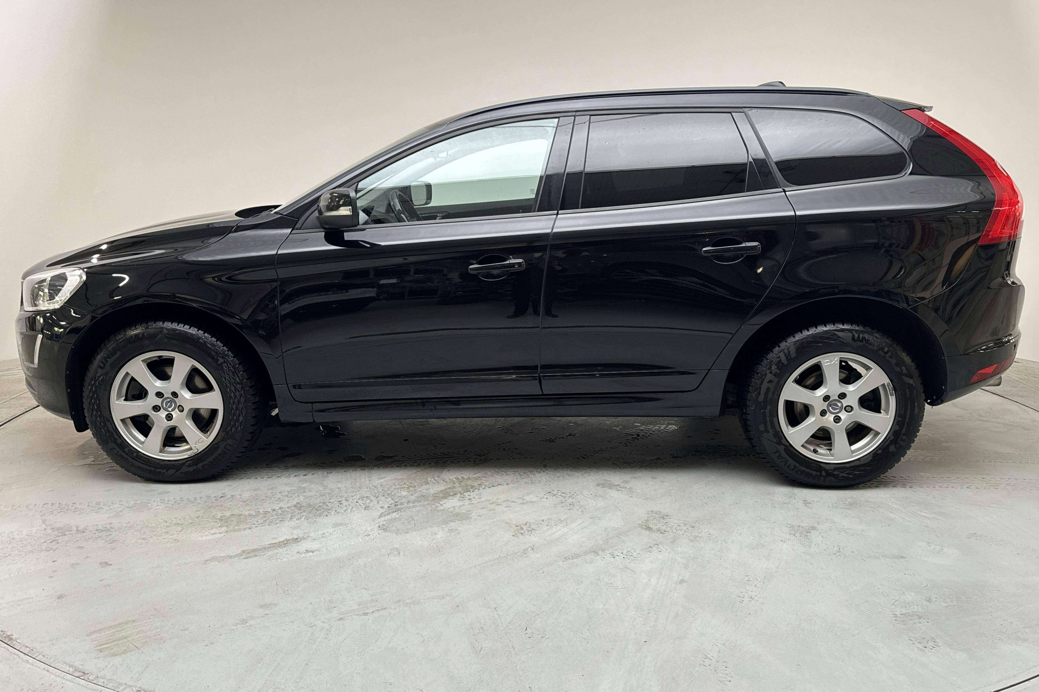 Volvo XC60 D3 2WD (150hk) - 18 303 mil - Automat - svart - 2017