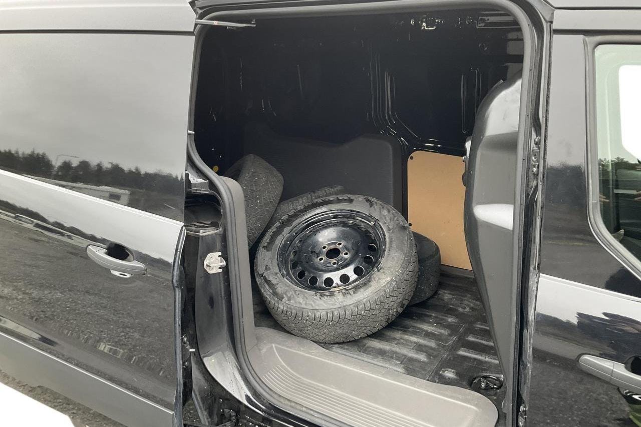 Ford Transit Connect 1.5 EcoBlue (100hk) - 7 106 mil - Automat - svart - 2022