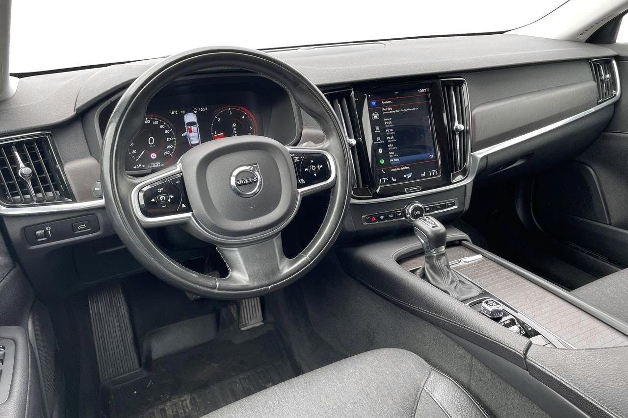 Volvo V90 D4 Cross Country AWD (190hk) - 177 430 km - Automaattinen - musta - 2019
