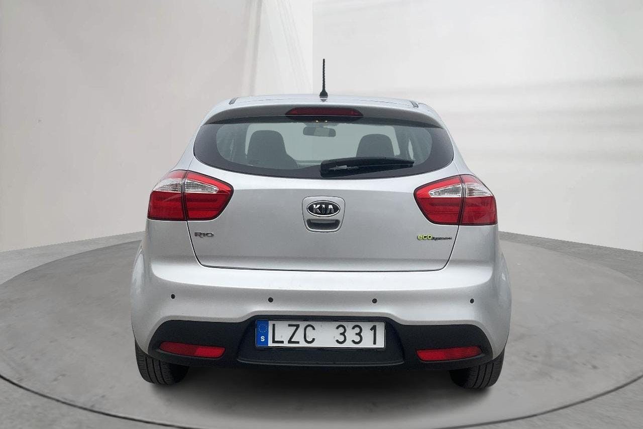 KIA Rio 1.4 (109hk) - 12 390 mil - Manuell - silver - 2012