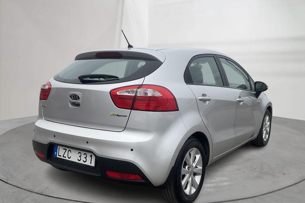 KIA Rio 1.4 (109hk) - 12 390 mil - Manuell - silver - 2012