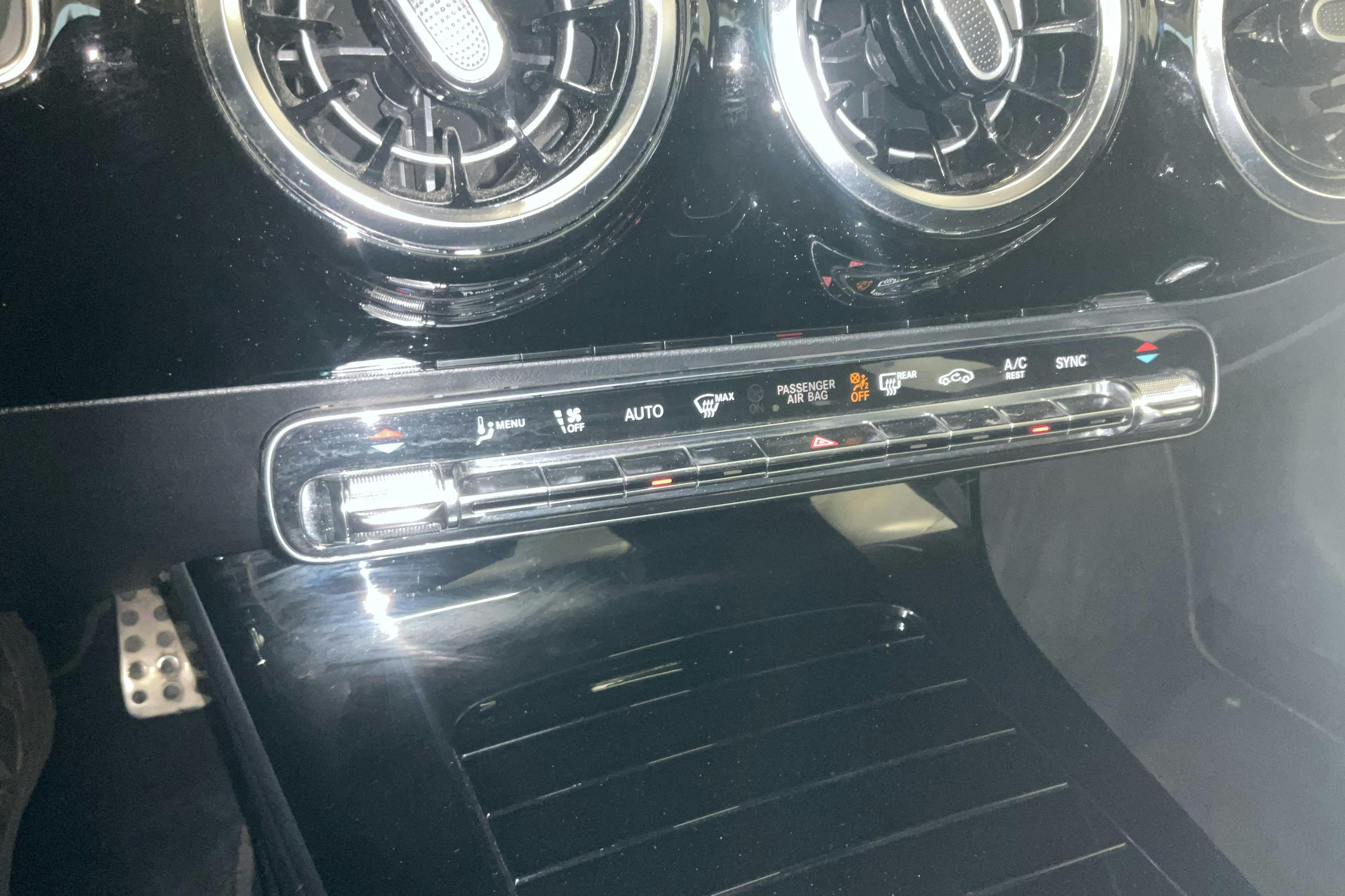 Mercedes CLA 200 d Shooting Brake X118 (150hk) - 119 520 km - Automatic - black - 2021