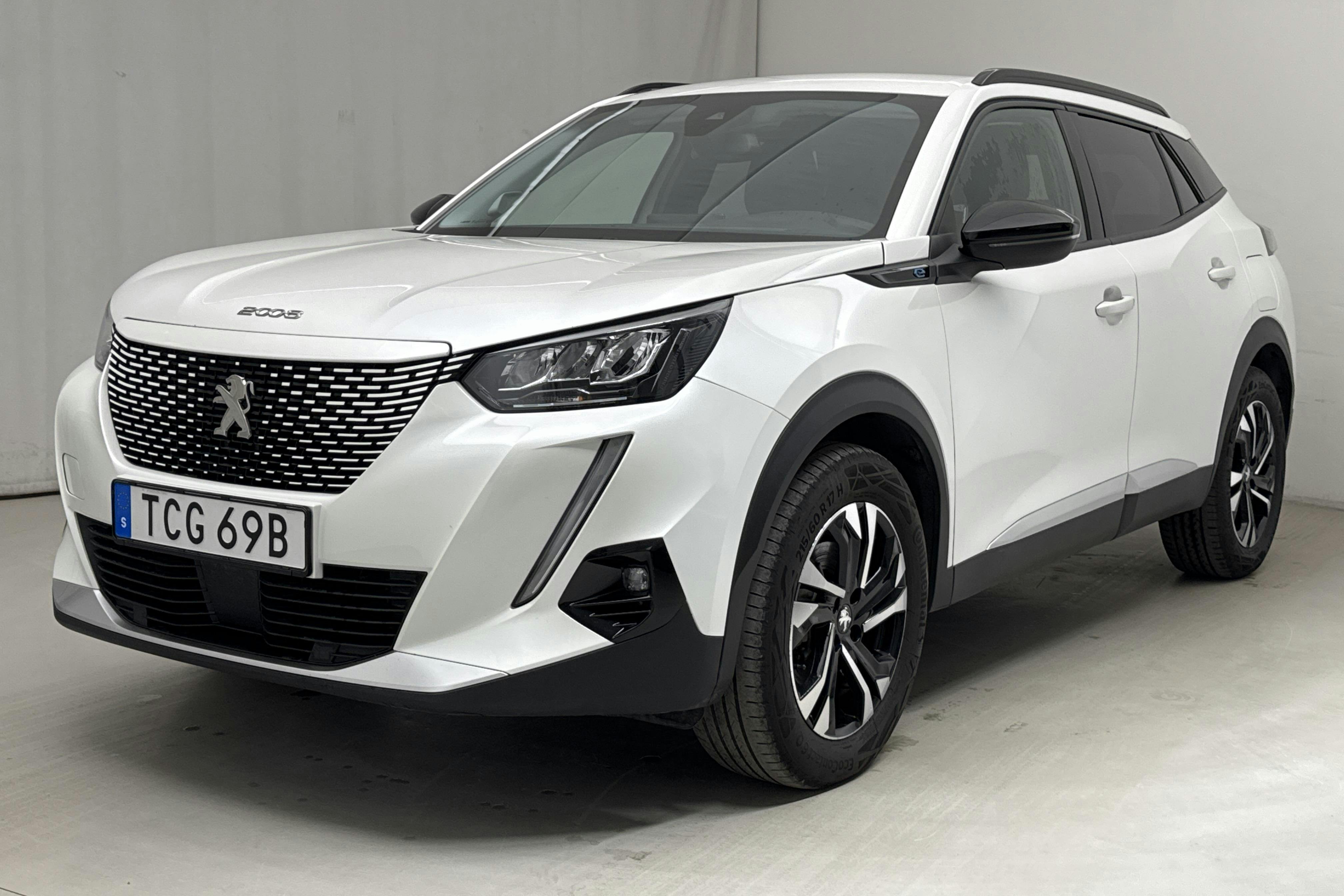 Peugeot e-2008 50 kWh (136hk) - 55 040 km - Automatic - white - 2022