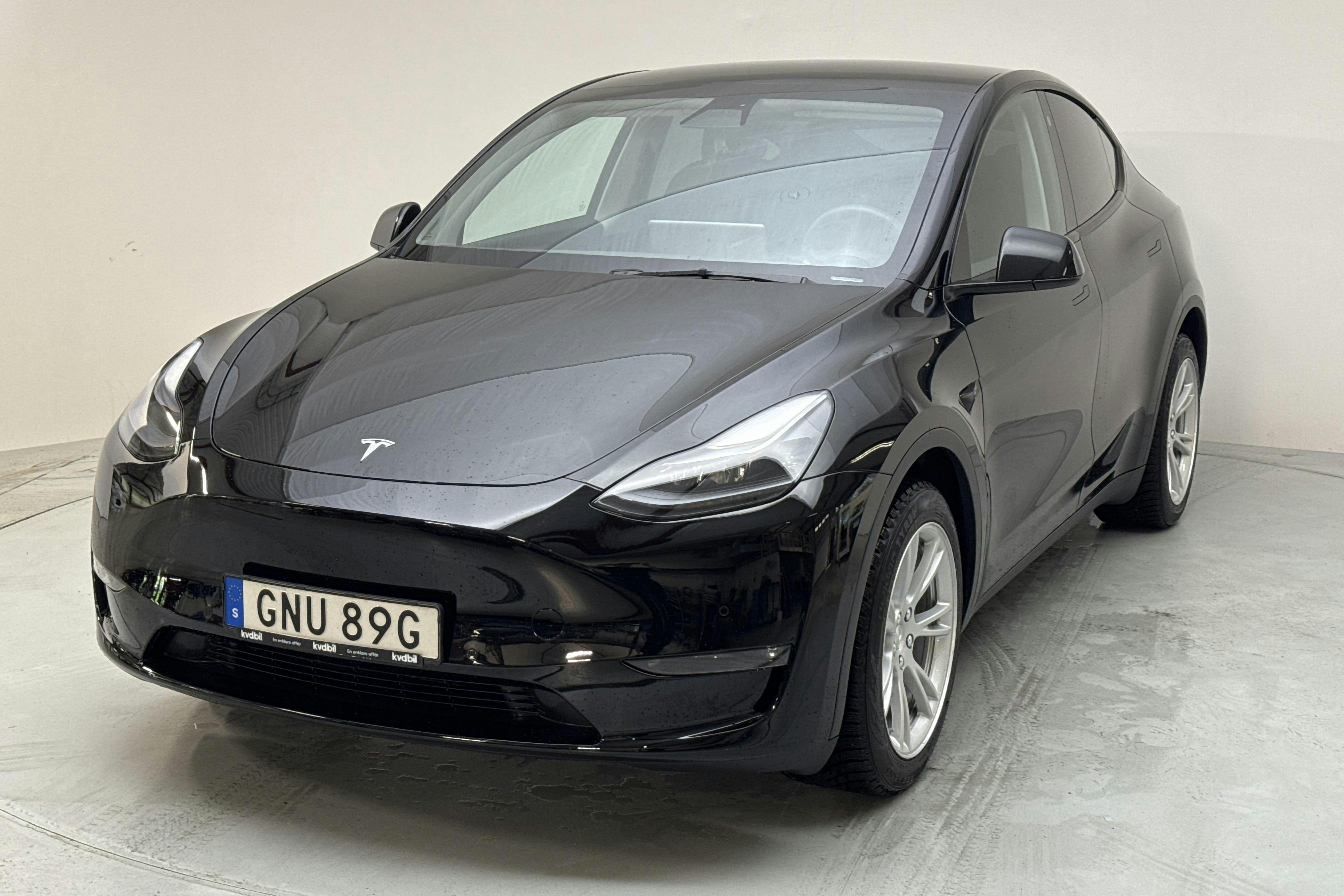 Tesla Model Y Long Range Dual Motor AWD - 4 129 mil - Automat - svart - 2021