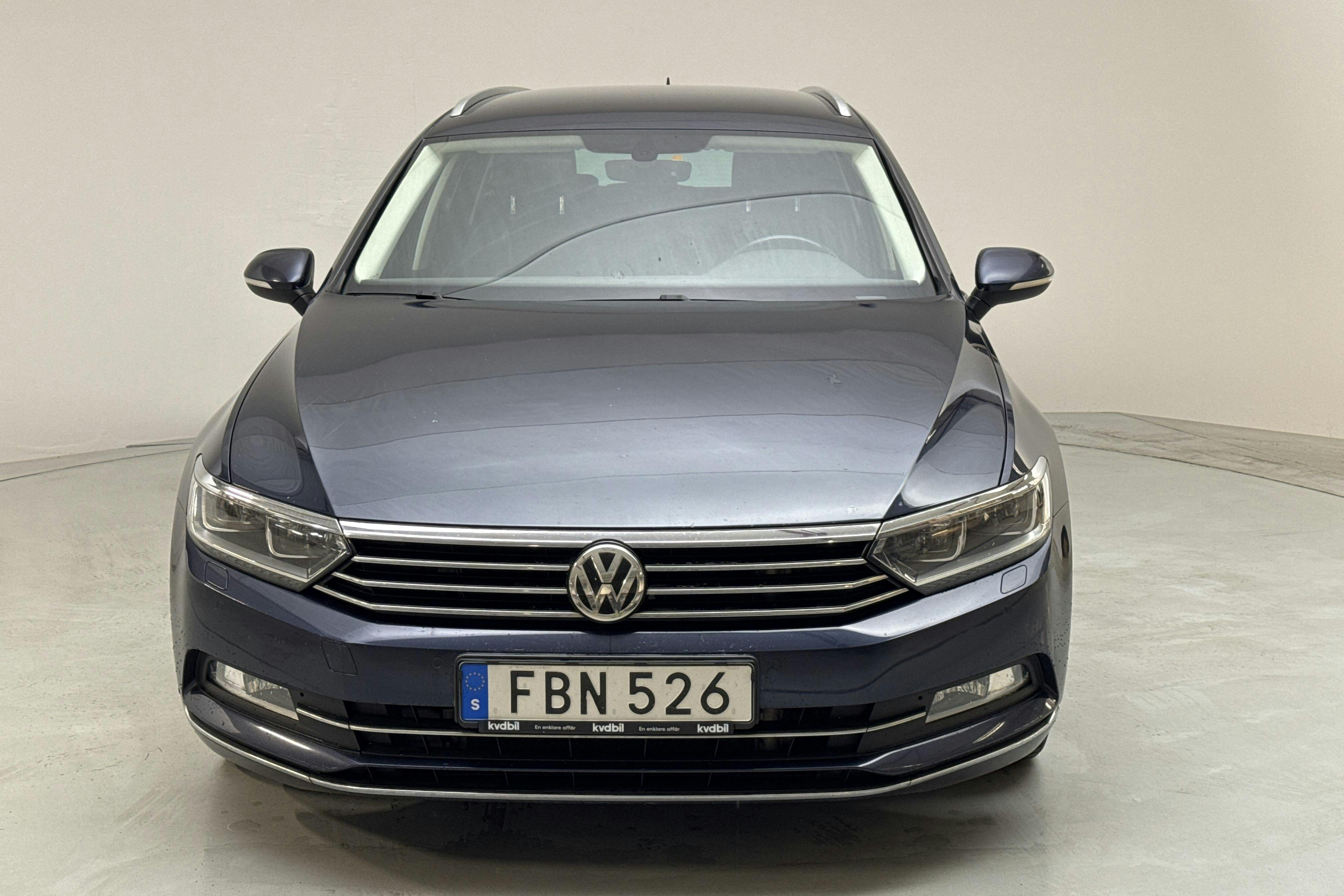 VW Passat 2.0 TDI Sportscombi (190hk) - 17 578 mil - Automat - Dark Blue - 2015