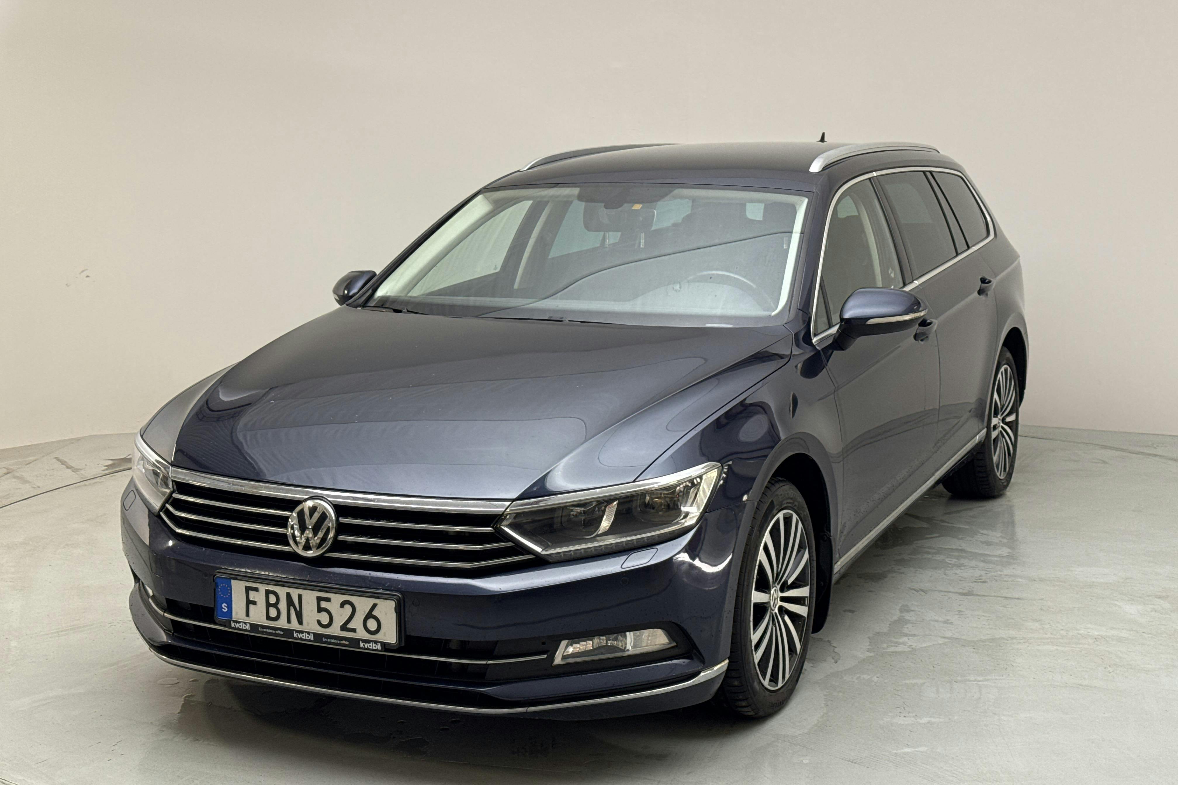 VW Passat 2.0 TDI Sportscombi (190hk) - 17 578 mil - Automat - Dark Blue - 2015
