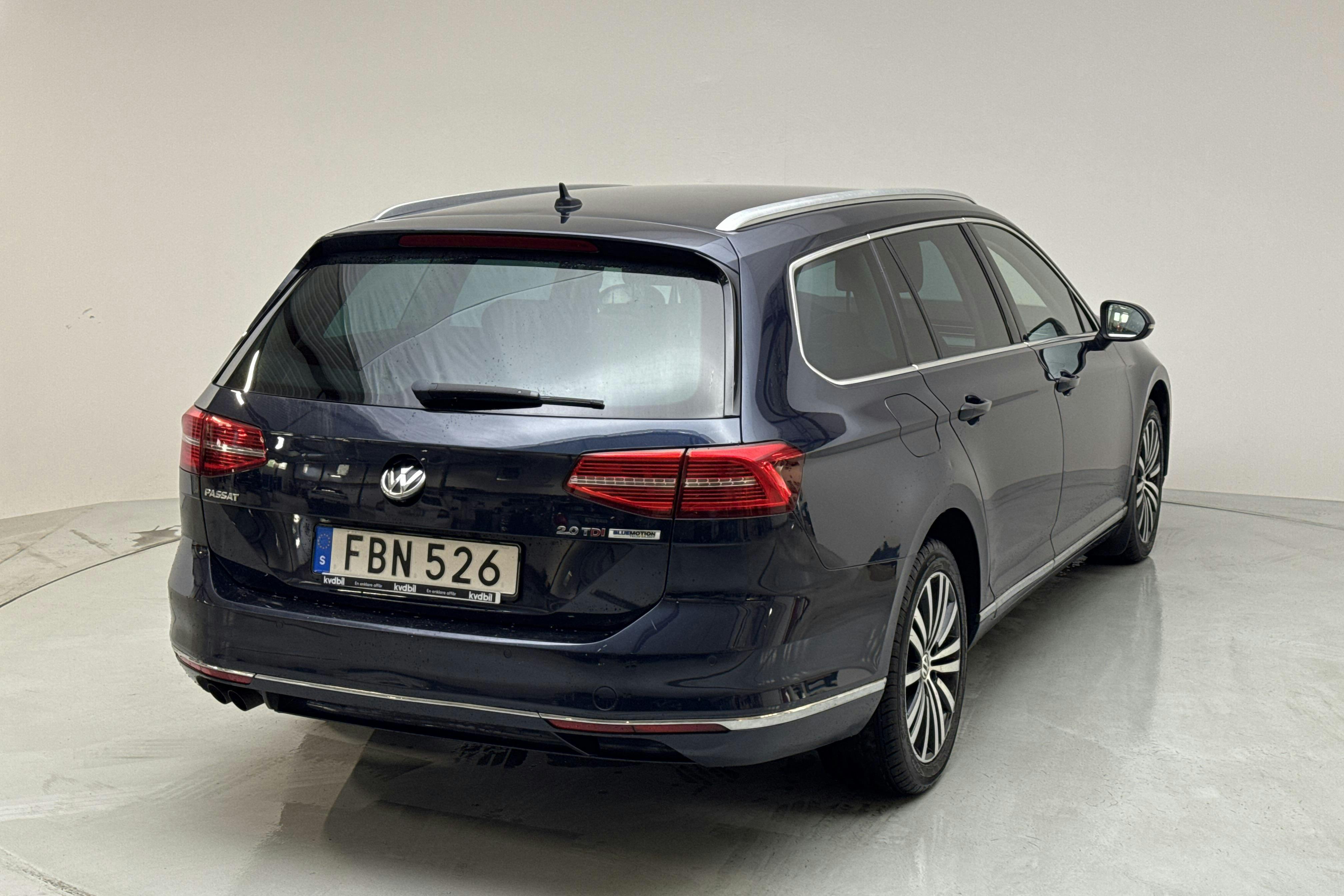 VW Passat 2.0 TDI Sportscombi (190hk) - 17 578 mil - Automat - Dark Blue - 2015