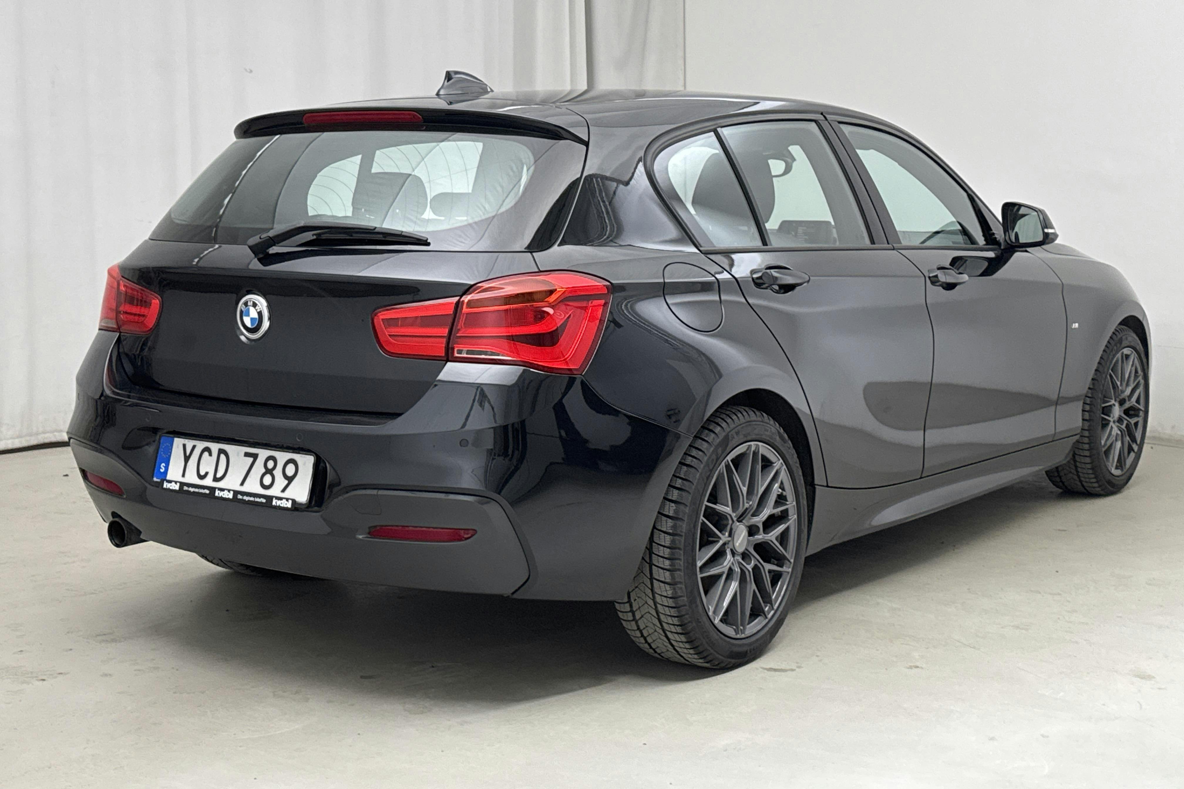 BMW 118i 5dr, F20 (136hk) - 82 040 km - Manual - black - 2016