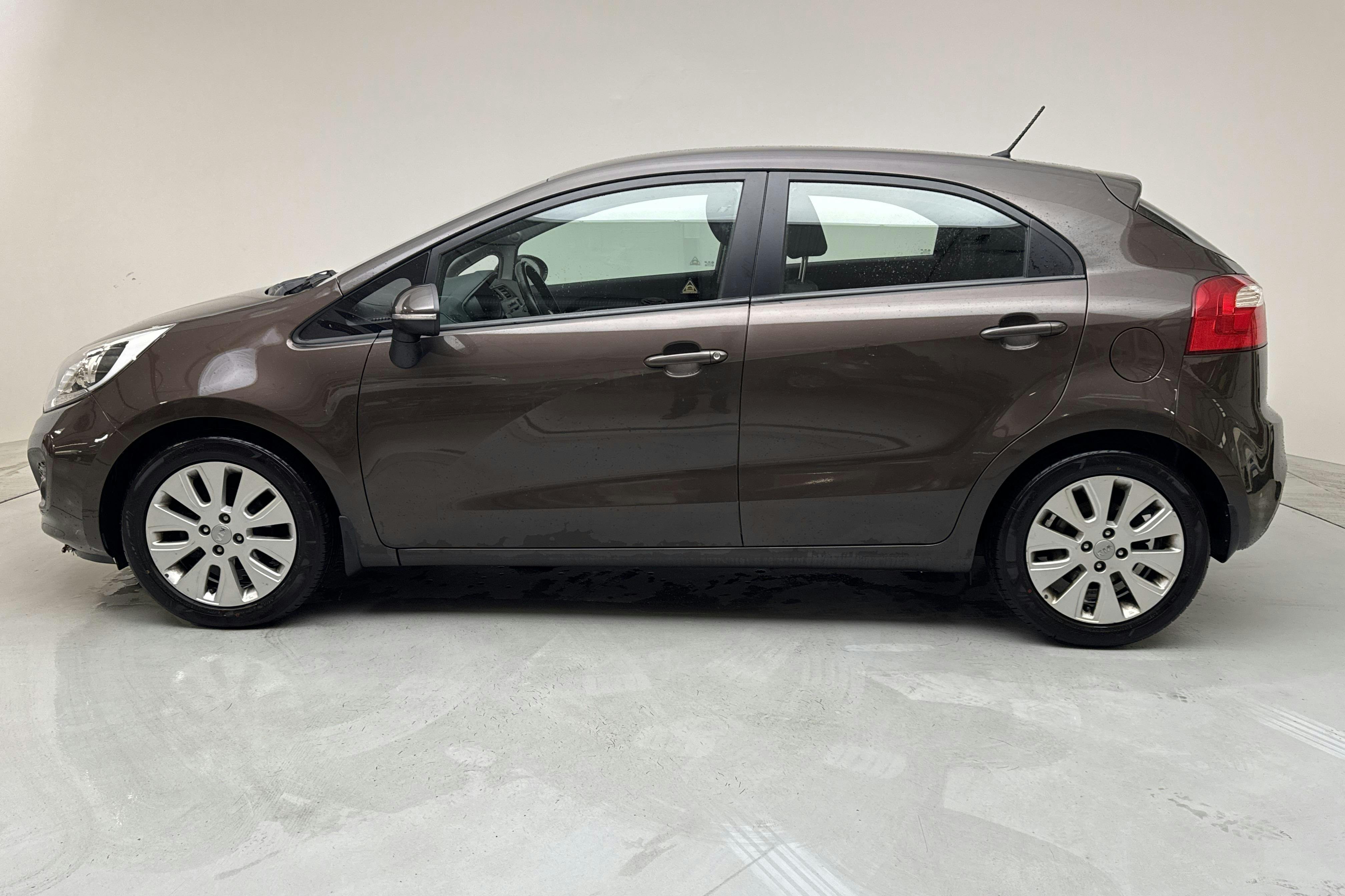 KIA Rio 1.2 (85hk) - 111 870 km - Manual - brown - 2014