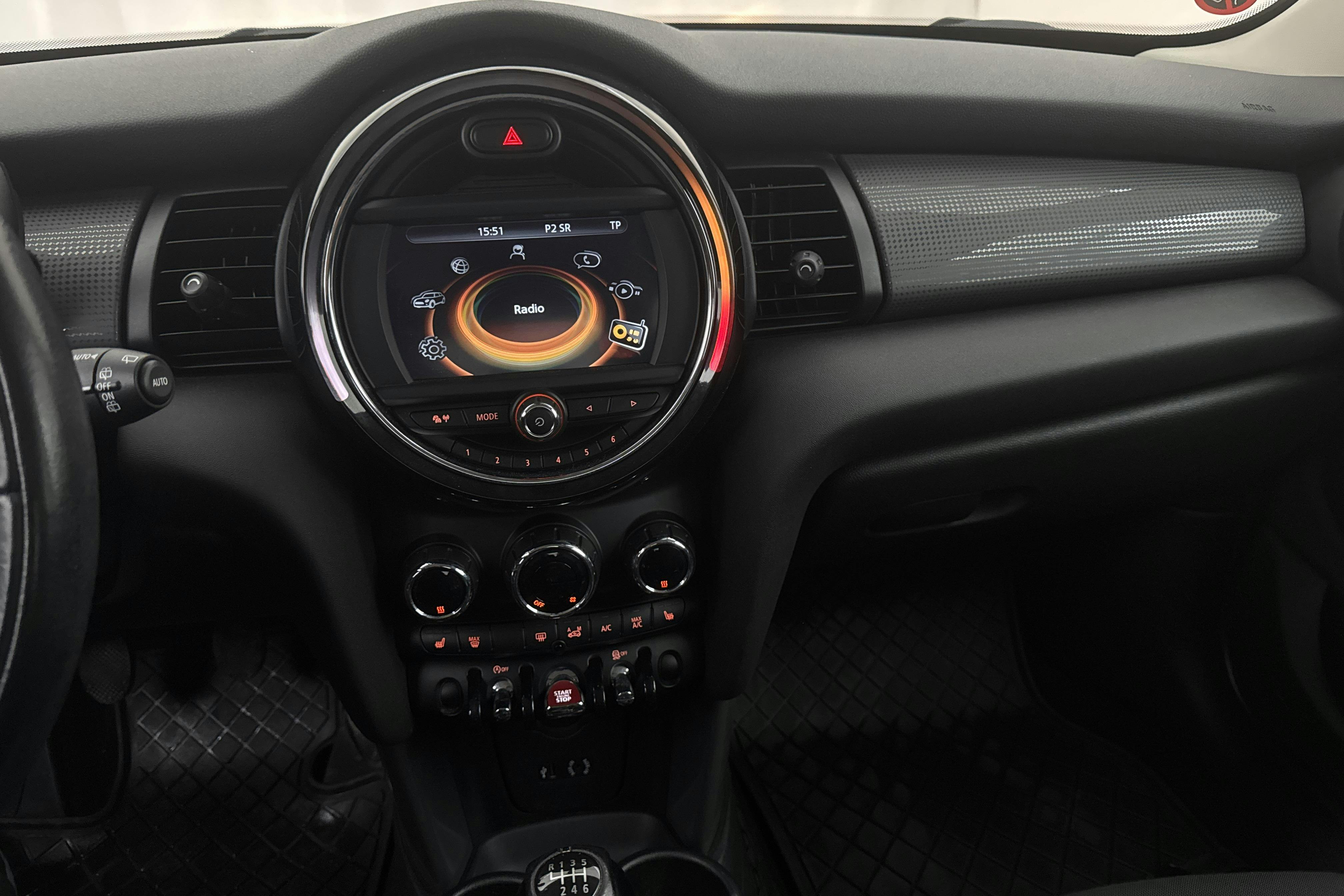 MINI One Hatch 5dr (102hk) - 129 340 km - Manual - orange - 2016