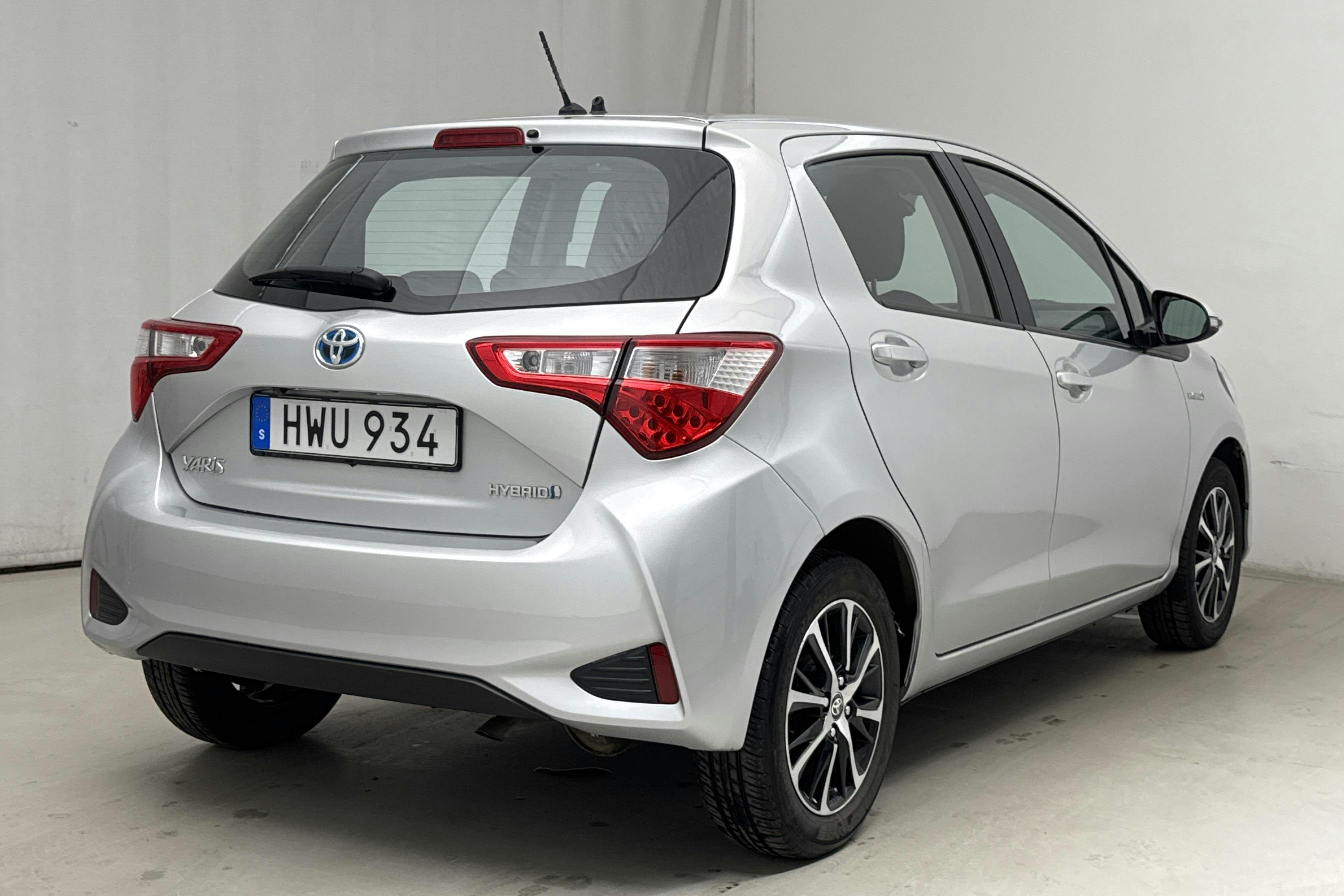 Toyota Yaris 1.5 Hybrid 5dr (101hk) - 120 060 km - Automatic - silver - 2018