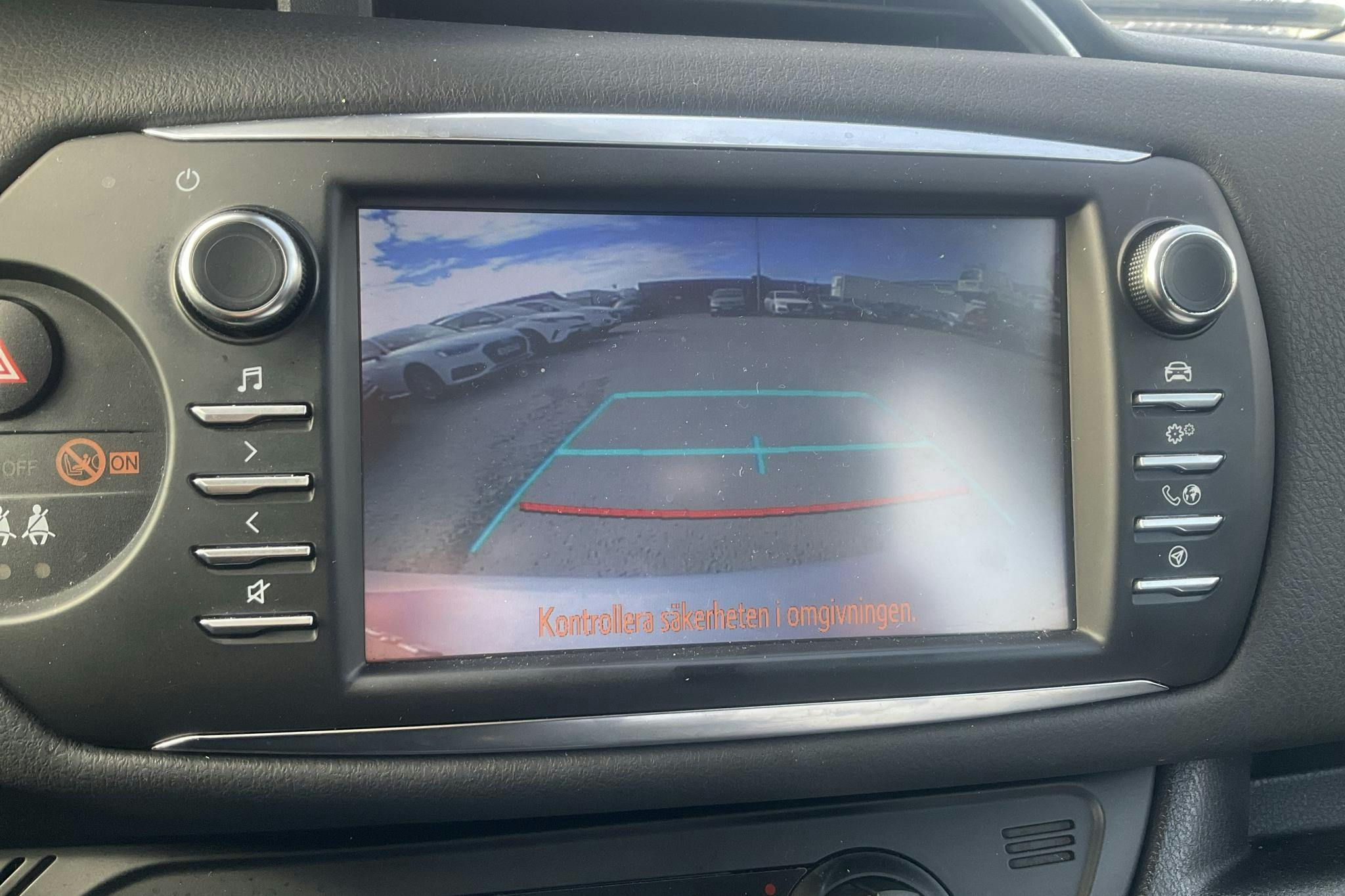 Toyota Yaris 1.5 Hybrid 5dr (101hk) - 120 060 km - Automatic - silver - 2018