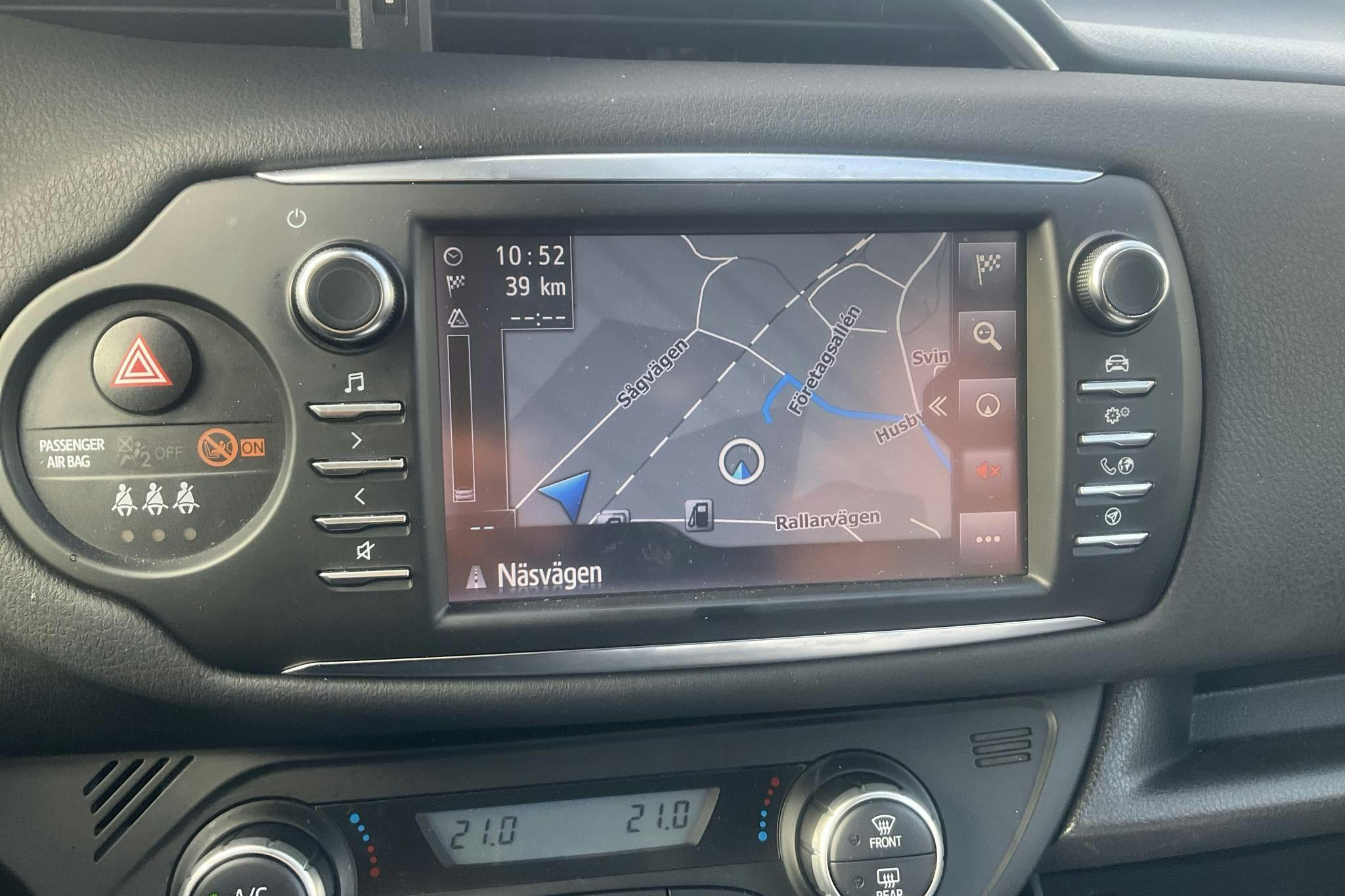 Toyota Yaris 1.5 Hybrid 5dr (101hk) - 120 060 km - Automatic - silver - 2018