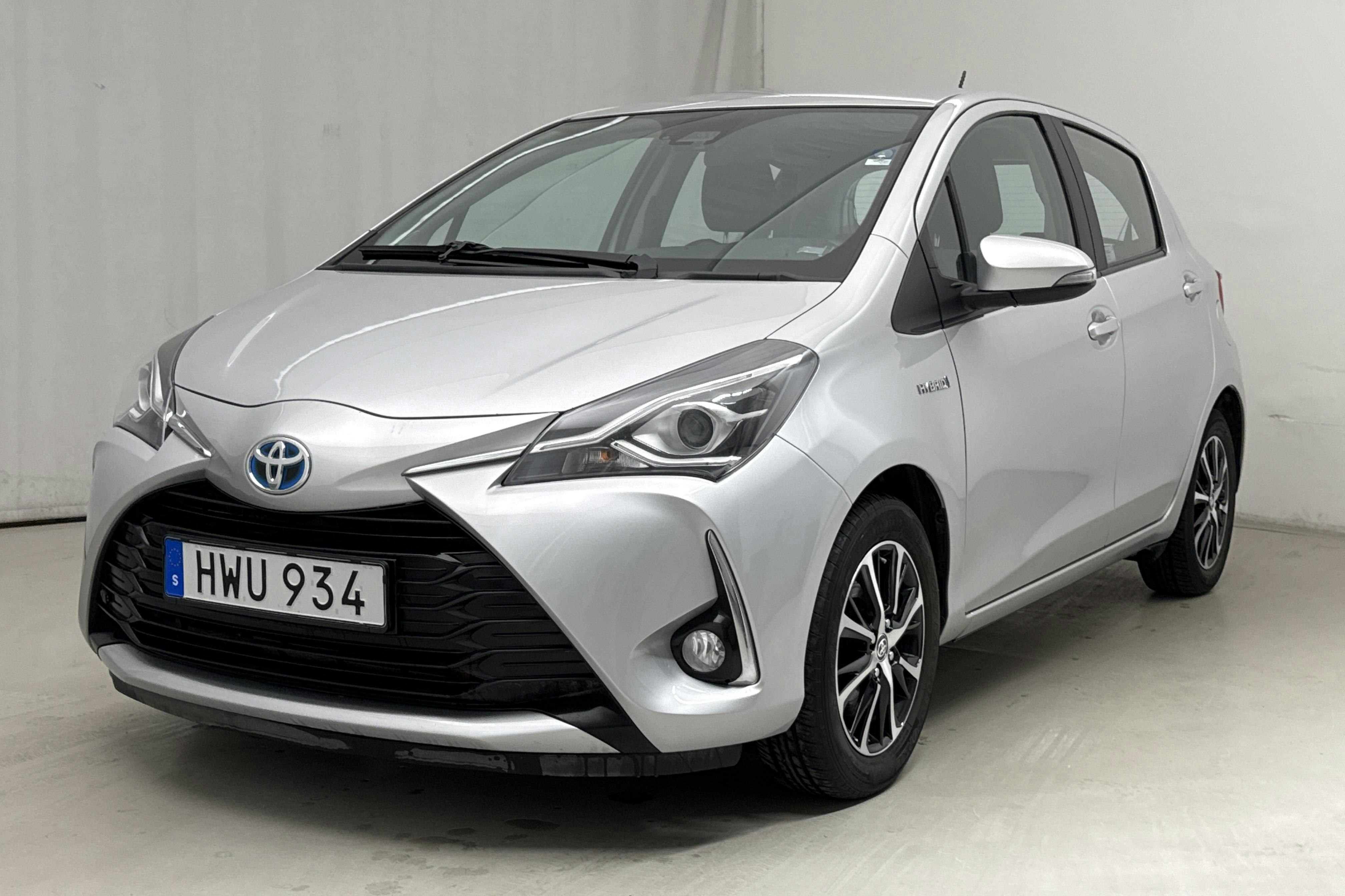 Toyota Yaris 1.5 Hybrid 5dr (101hk) - 120 060 km - Automatic - silver - 2018