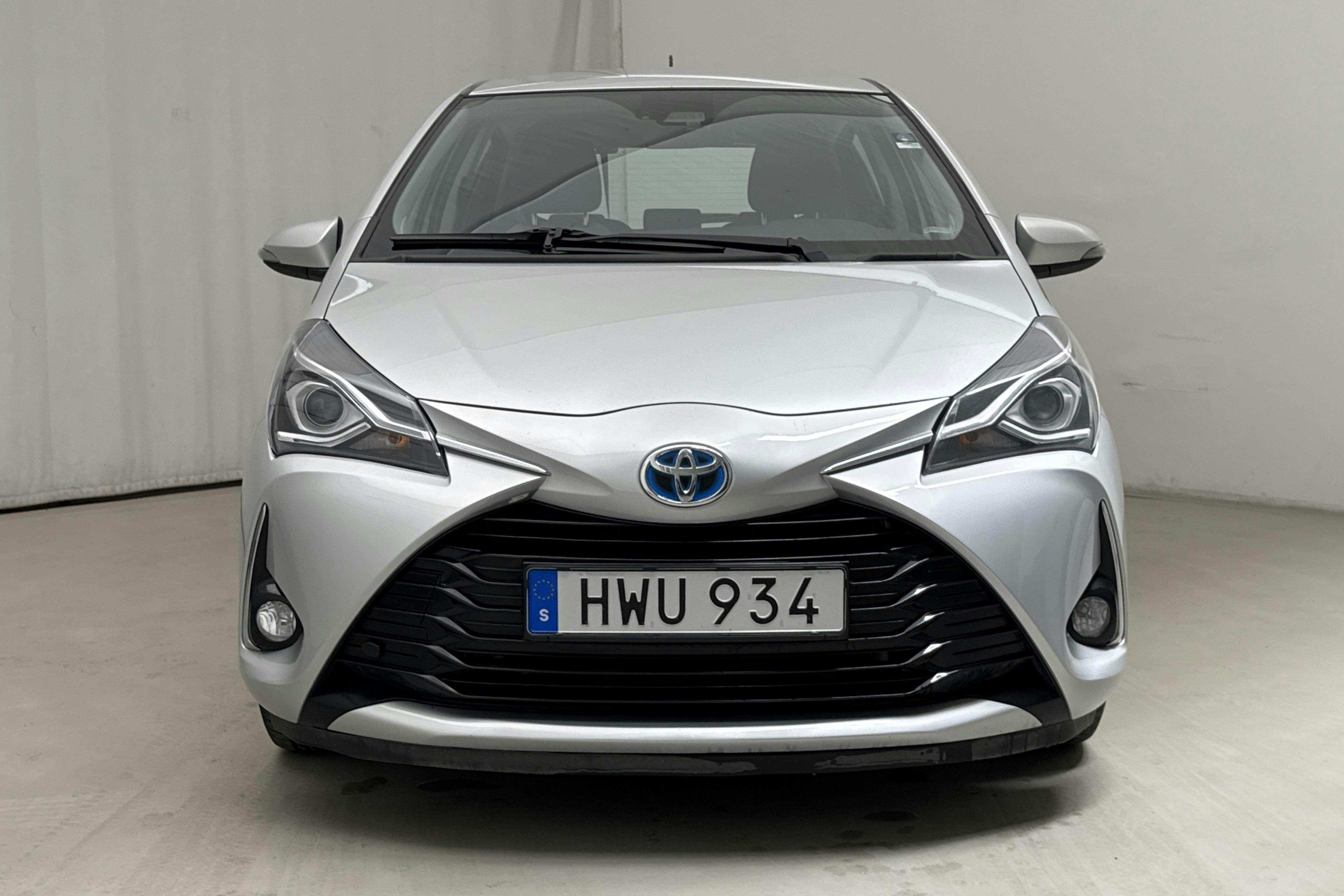 Toyota Yaris 1.5 Hybrid 5dr (101hk) - 120 060 km - Automatic - silver - 2018
