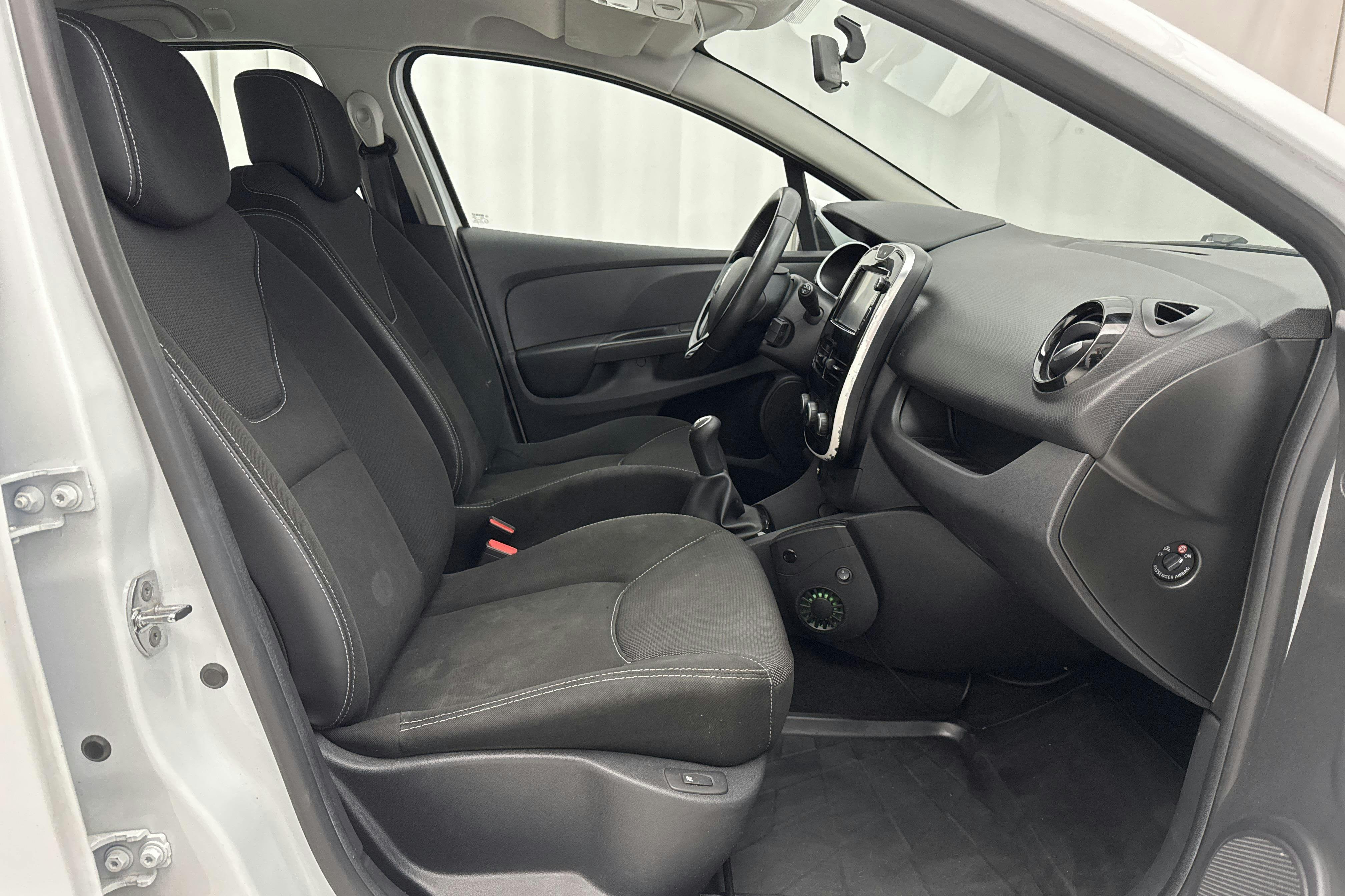 Renault Clio IV 1.5 dCi Sports Tourer (90hk) - 167 430 km - Manual - white - 2016