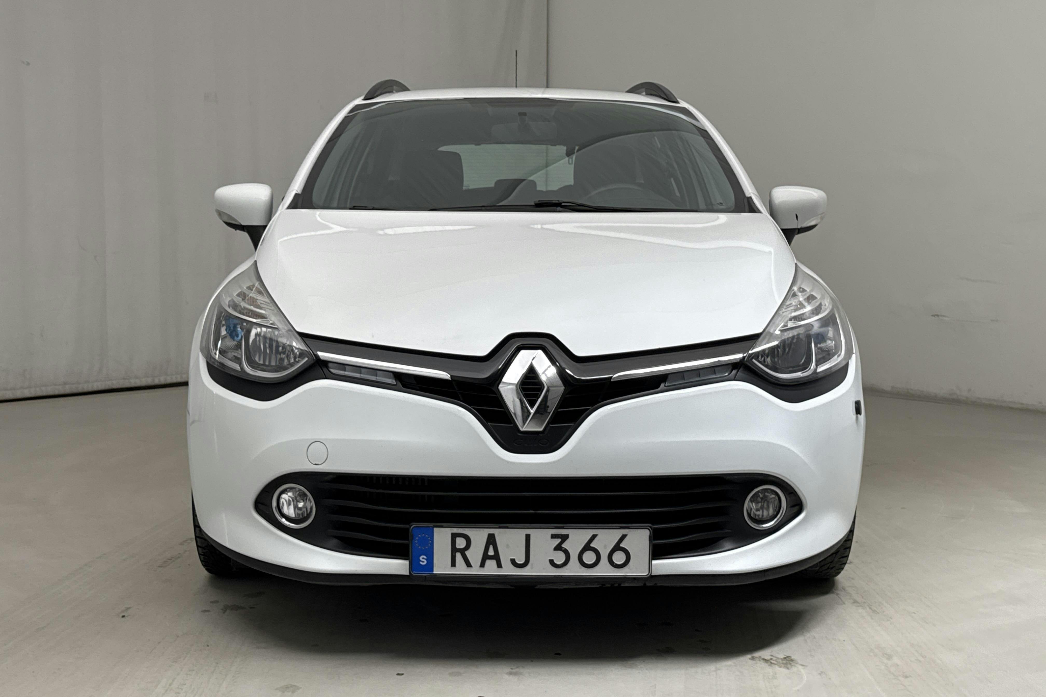 Renault Clio IV 1.5 dCi Sports Tourer (90hk) - 167 430 km - Manual - white - 2016