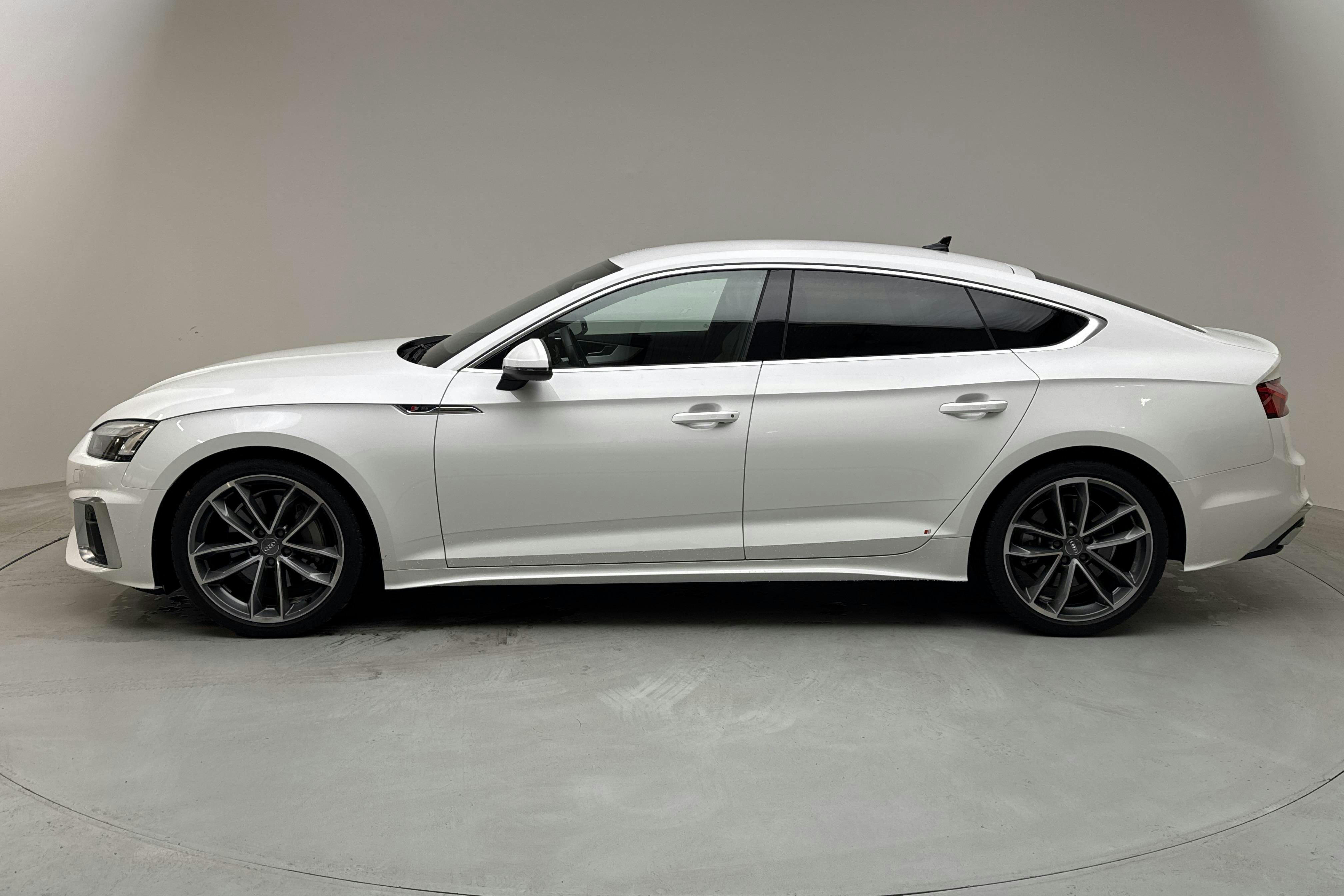 Audi A5 Sportback 45 TFSI quattro LCI (265hk) - 42 590 km - Automatyczna - biały - 2021