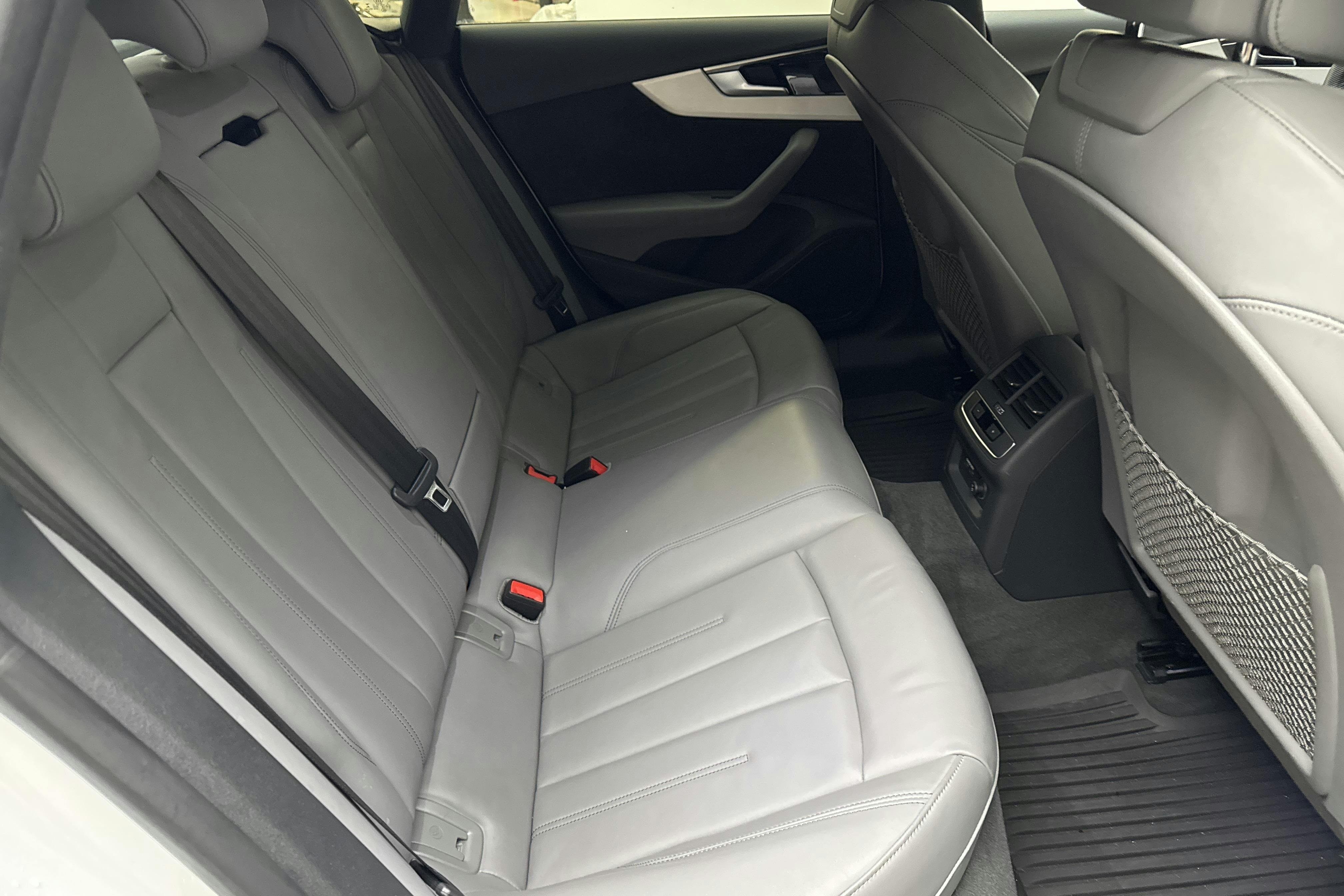 Audi A5 Sportback 45 TFSI quattro LCI (265hk) - 4 259 mil - Automat - vit - 2021