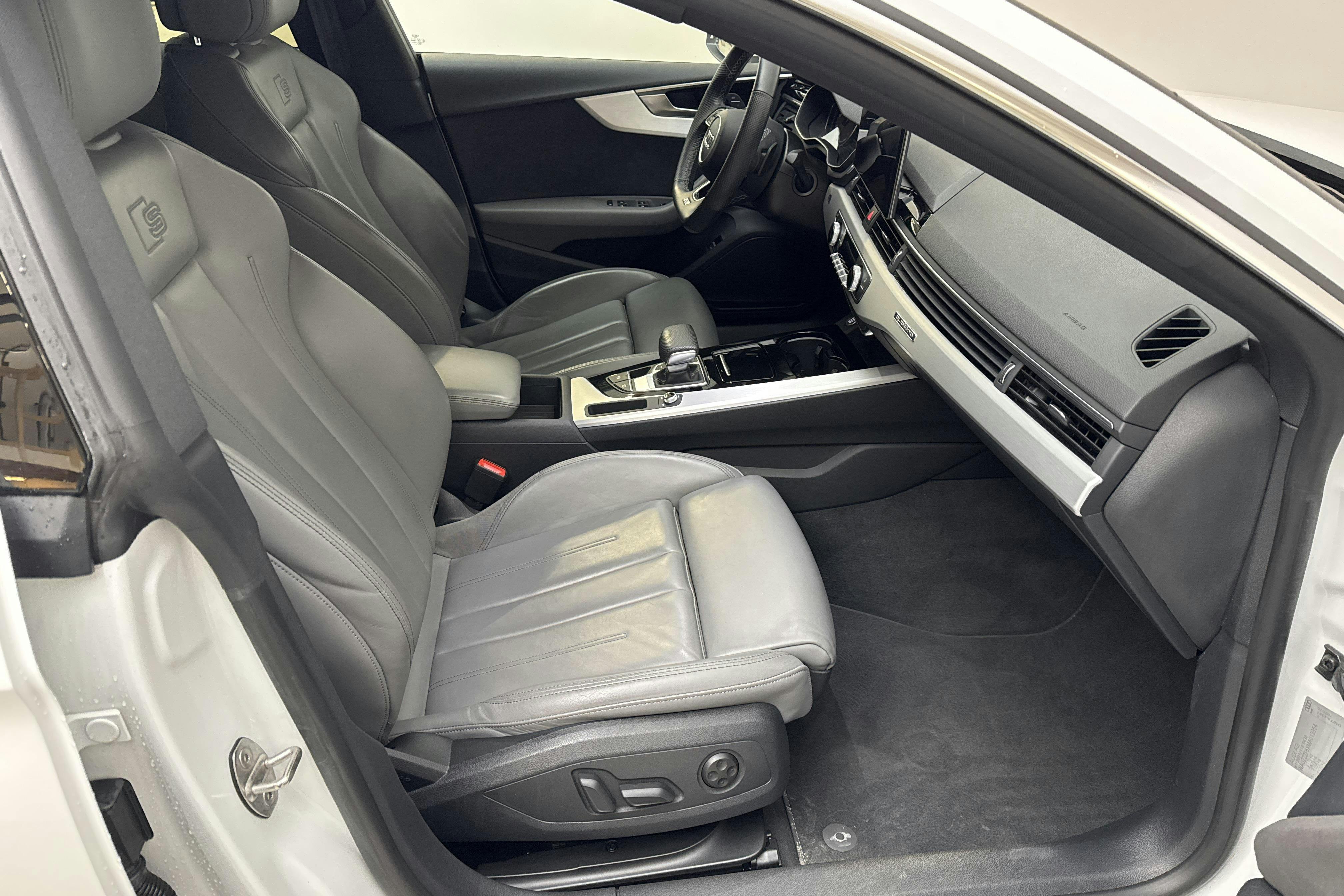 Audi A5 Sportback 45 TFSI quattro LCI (265hk) - 4 259 mil - Automat - vit - 2021