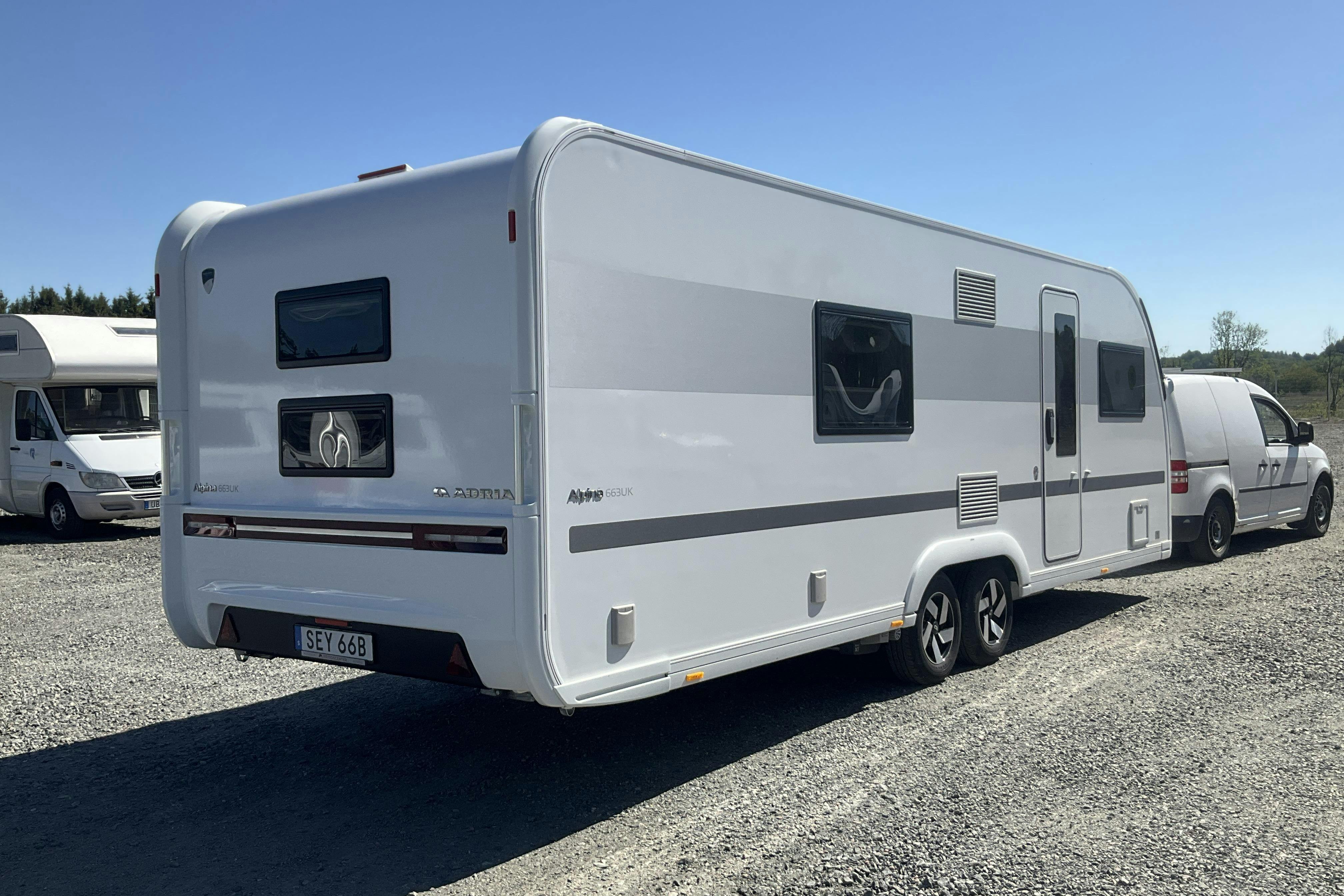ADRIA Alpina 663UK Husvagn med AC & mover - 0 km - 2022