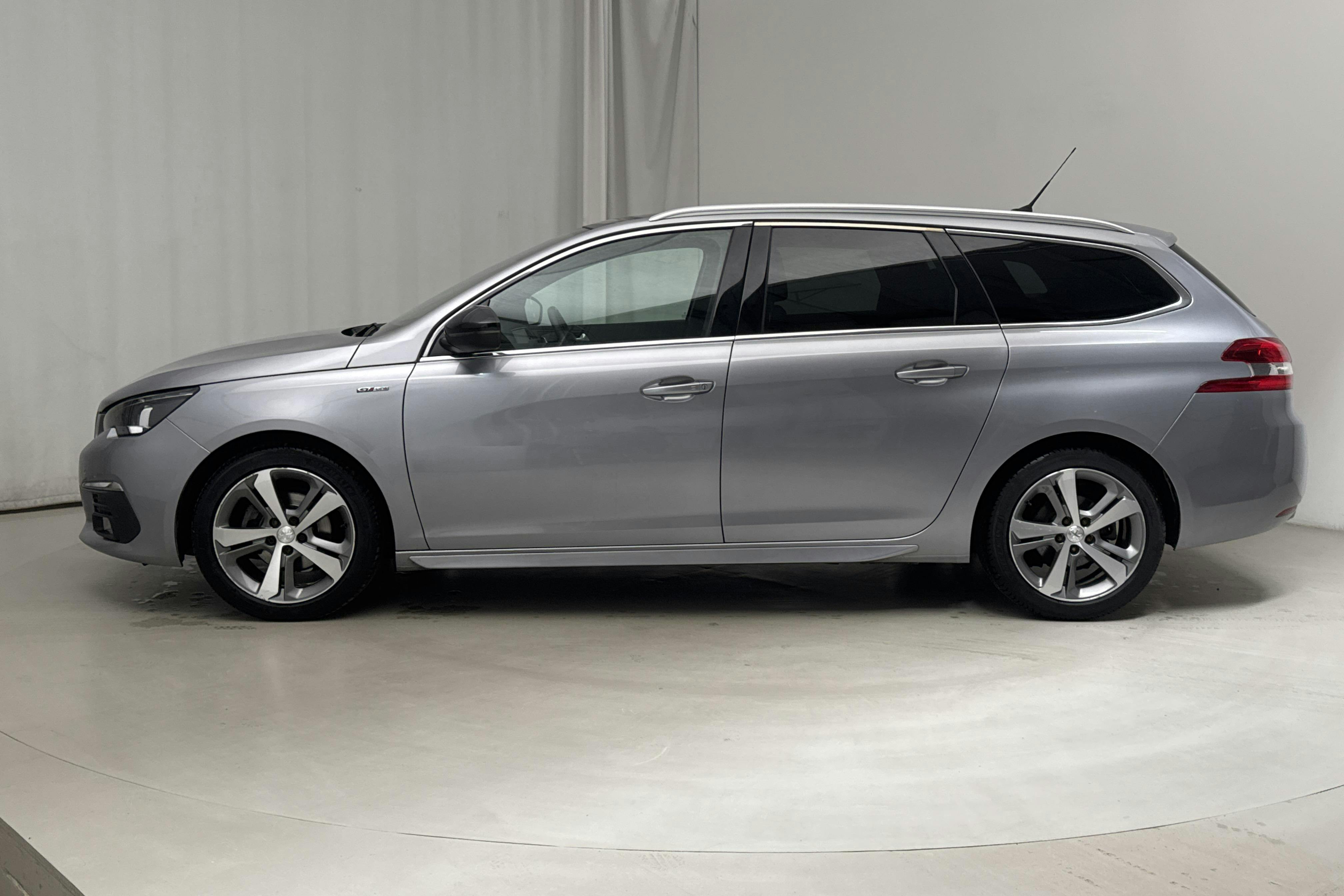 Peugeot 308 SW PureTech (130hk) - 48 490 km - Automatic - gray - 2019