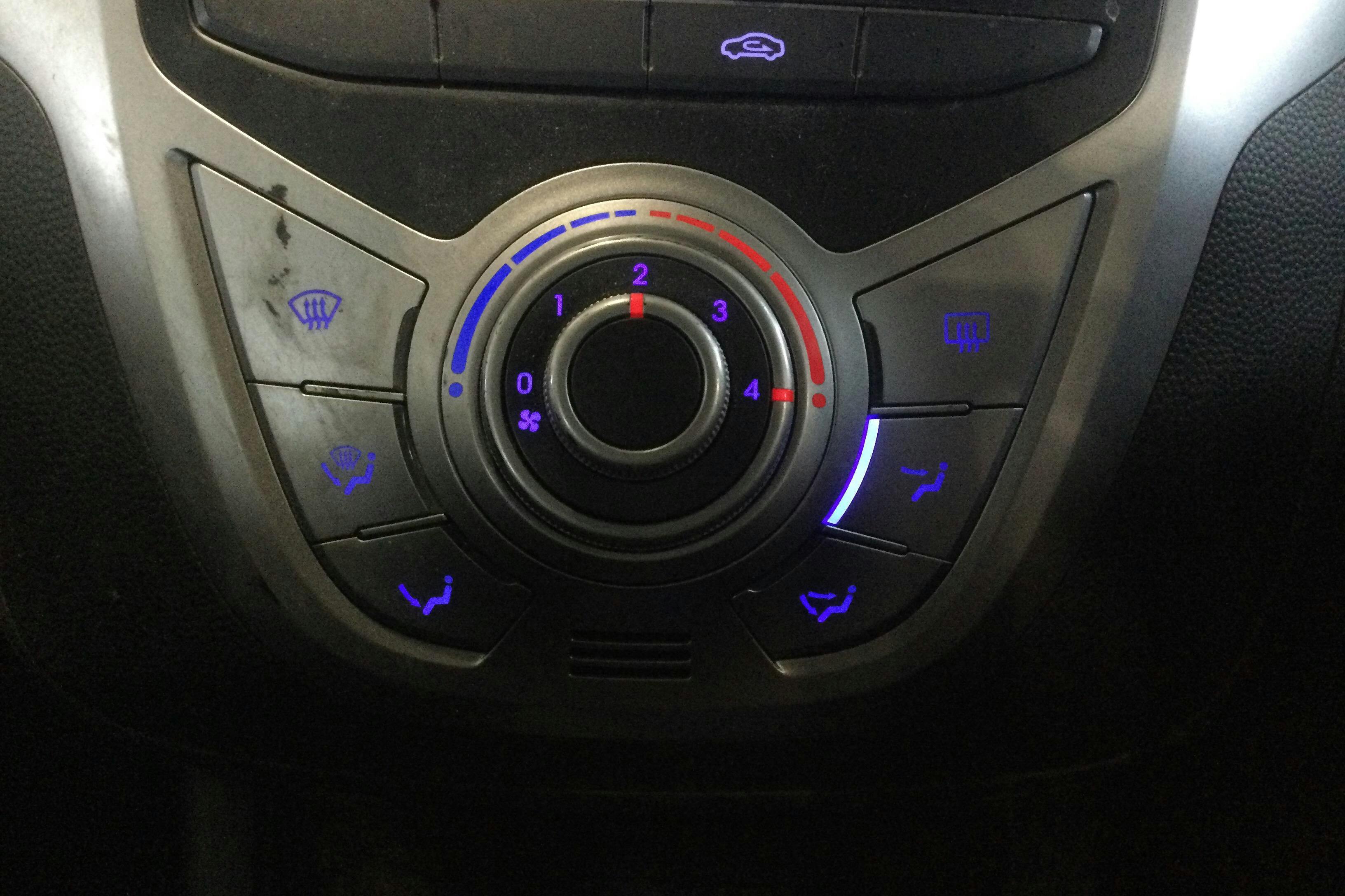 Hyundai ix20 1.6 (125hk) - 23 597 mil - Automat - vit - 2014