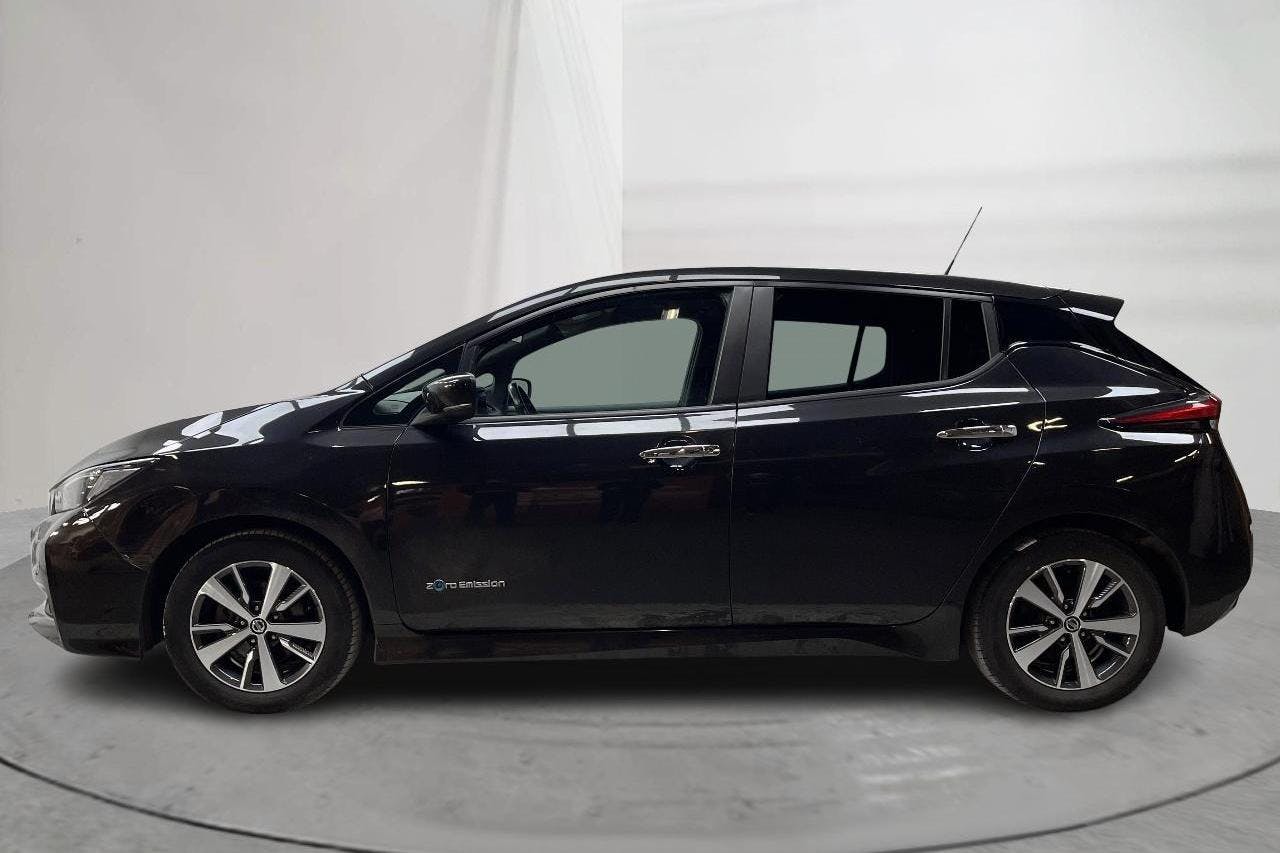 Nissan LEAF 5dr 39 kWh (150hk) - 9 554 mil - Automat - svart - 2018