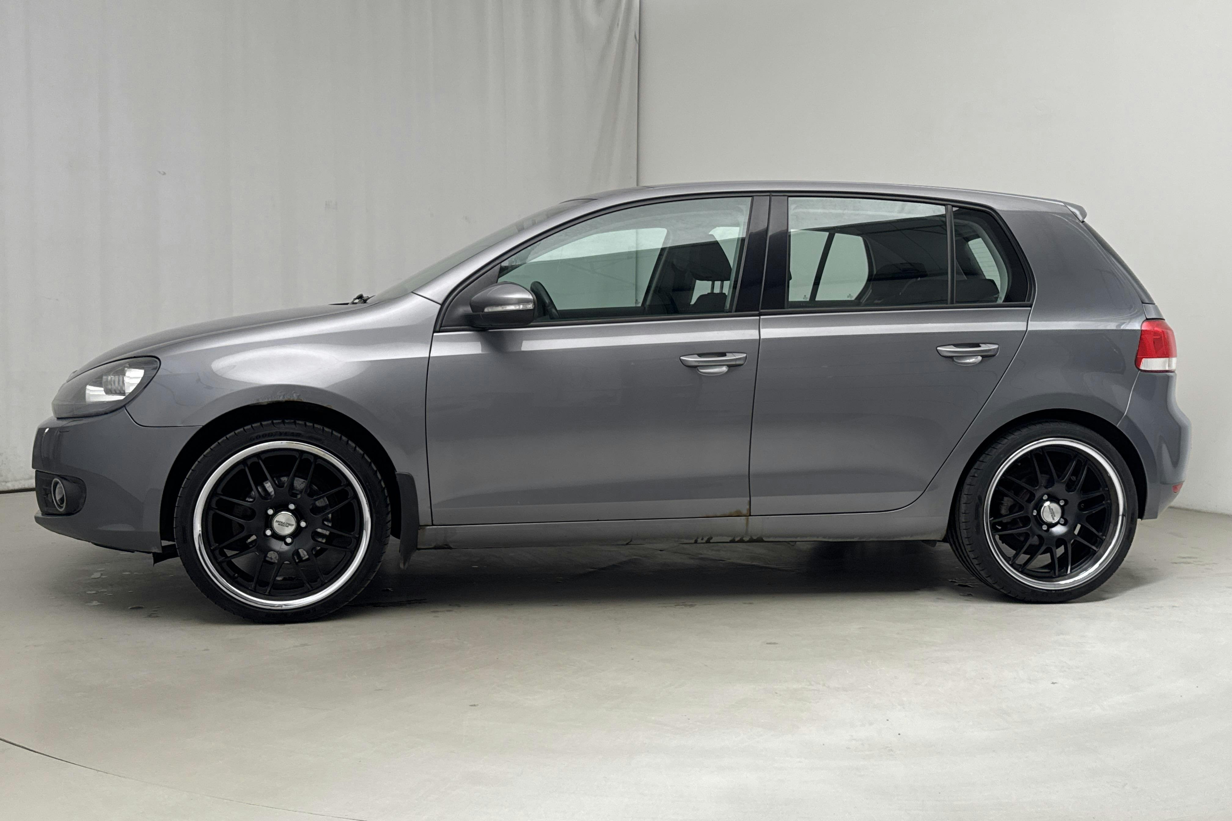 VW Golf VI 1.6 MultiFuel E85 5dr (102hk) - 21 708 mil - Manuell - grå - 2010
