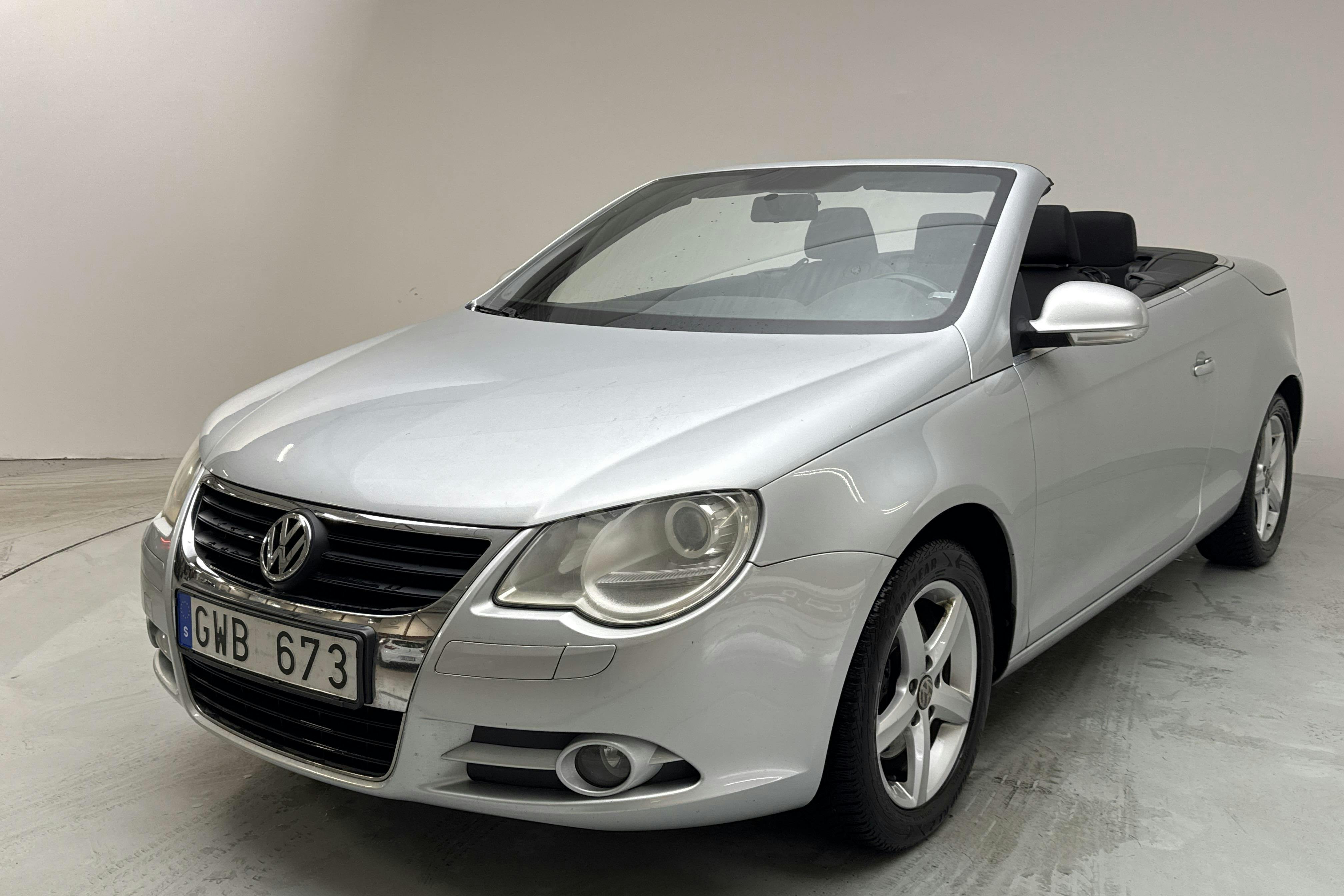 VW Eos 2.0 FSI Cabriolet (150hk) - 140 650 km - Käsitsi - hõbe - 2008
