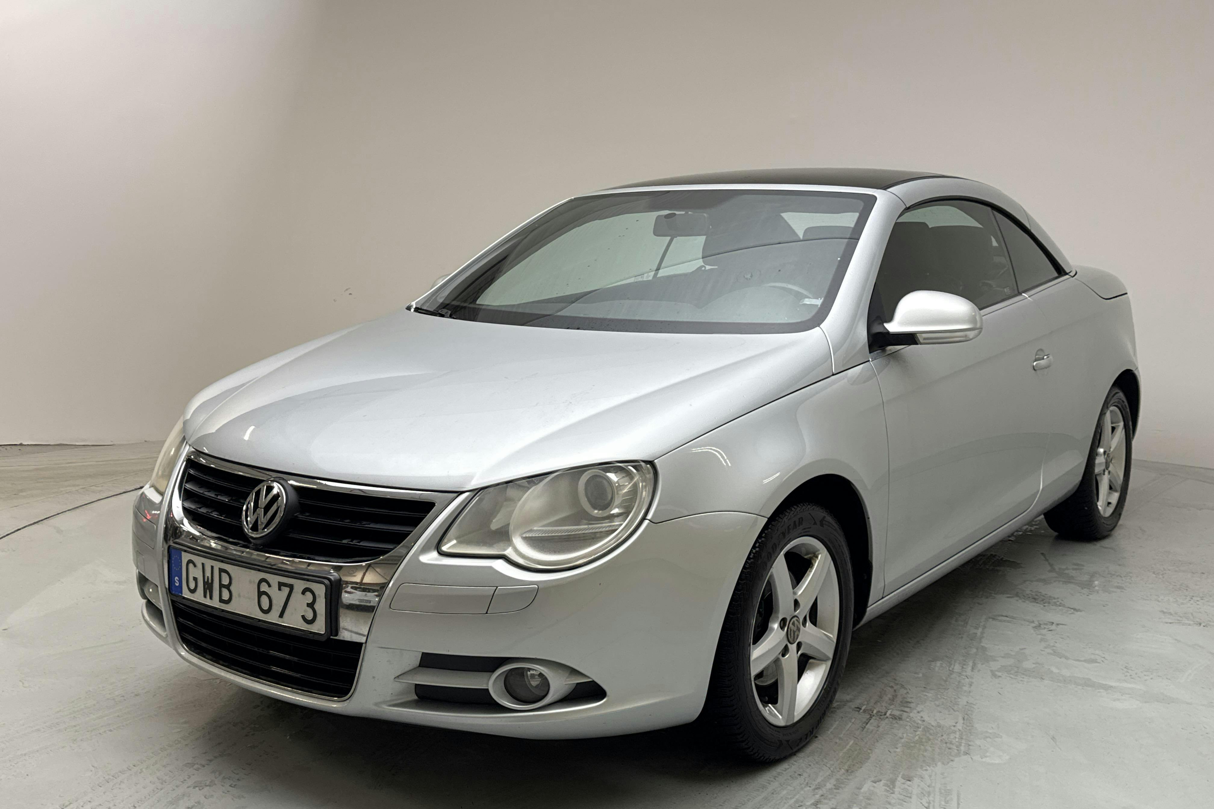 VW Eos 2.0 FSI Cabriolet (150hk) - 140 650 km - Käsitsi - hõbe - 2008