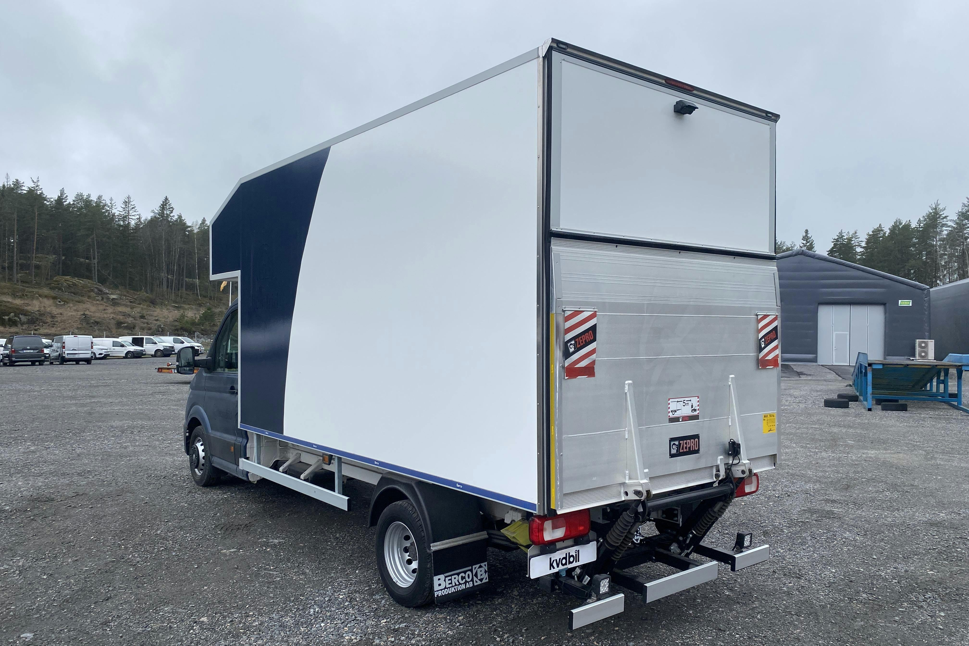 VW CRAFTER 50 Volymskåp - 437 km - Automatyczna - biały - 2021