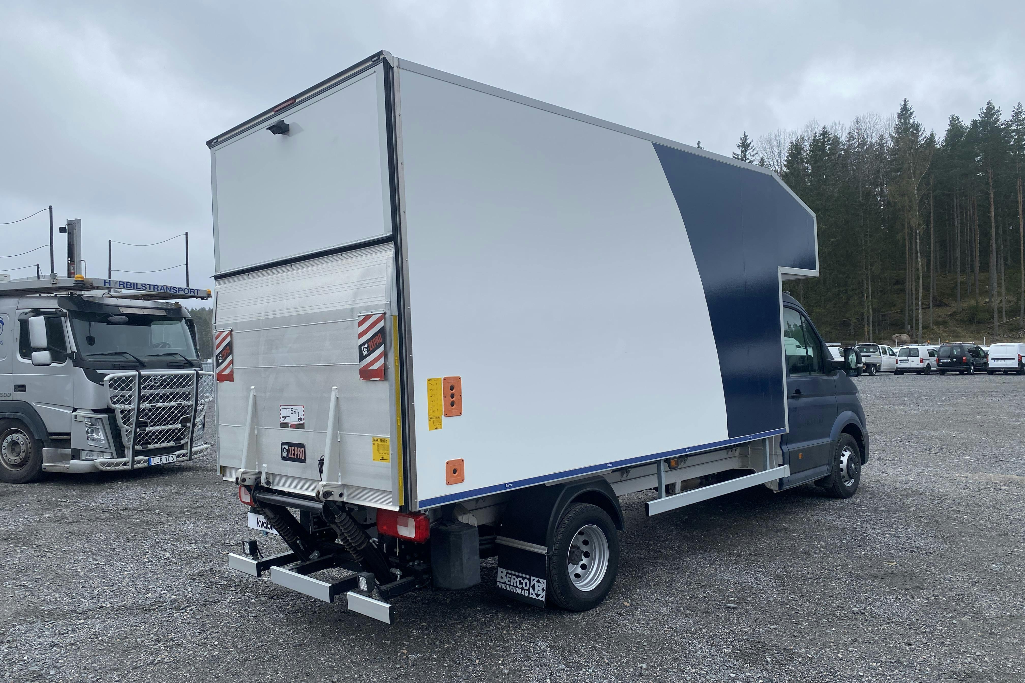 VW CRAFTER 50 Volymskåp - 437 km - Automatyczna - biały - 2021