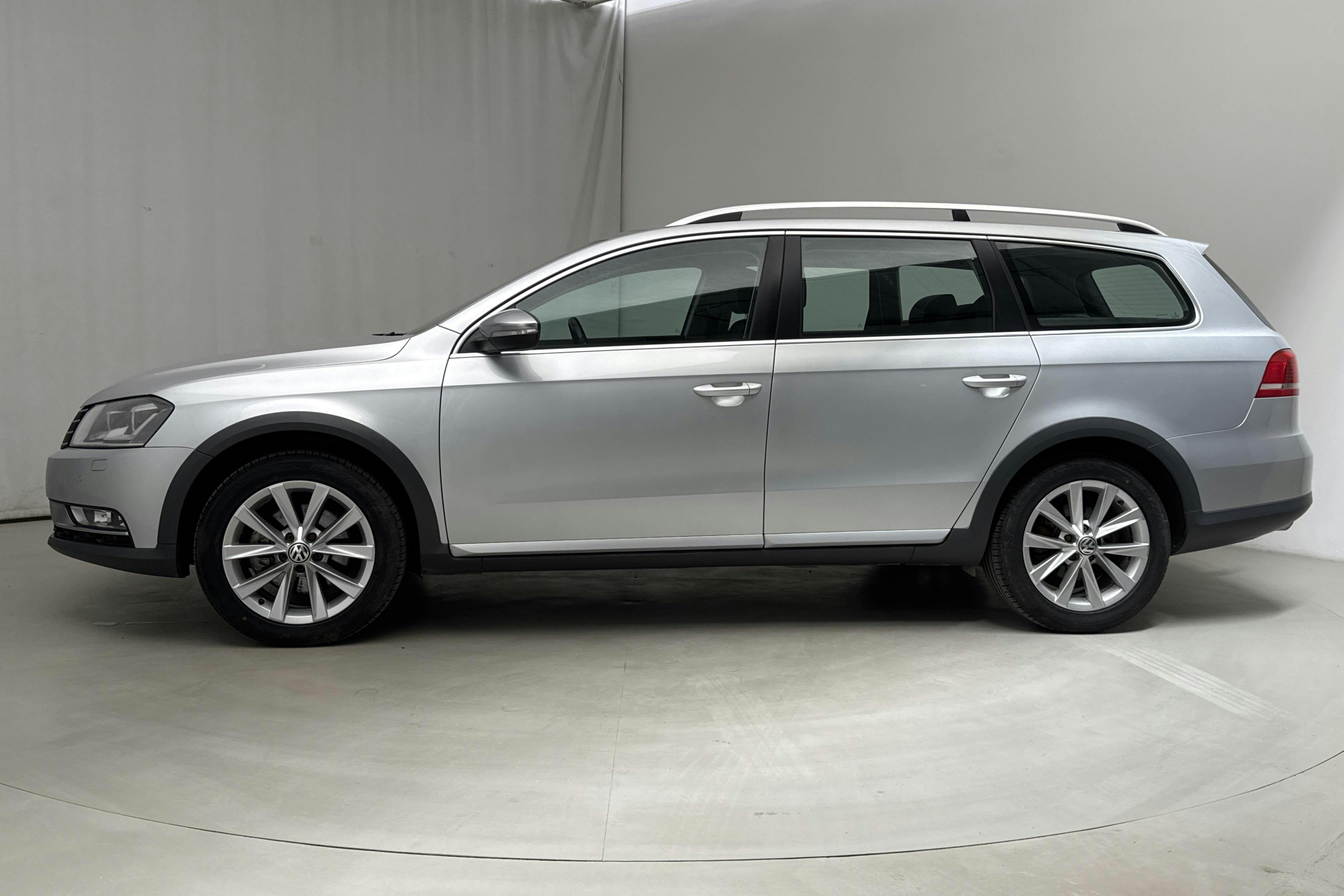 VW Passat Alltrack 2.0 TDI BlueMotion Technology 4Motion (177hk) - 21 146 mil - Automat - silver - 2013