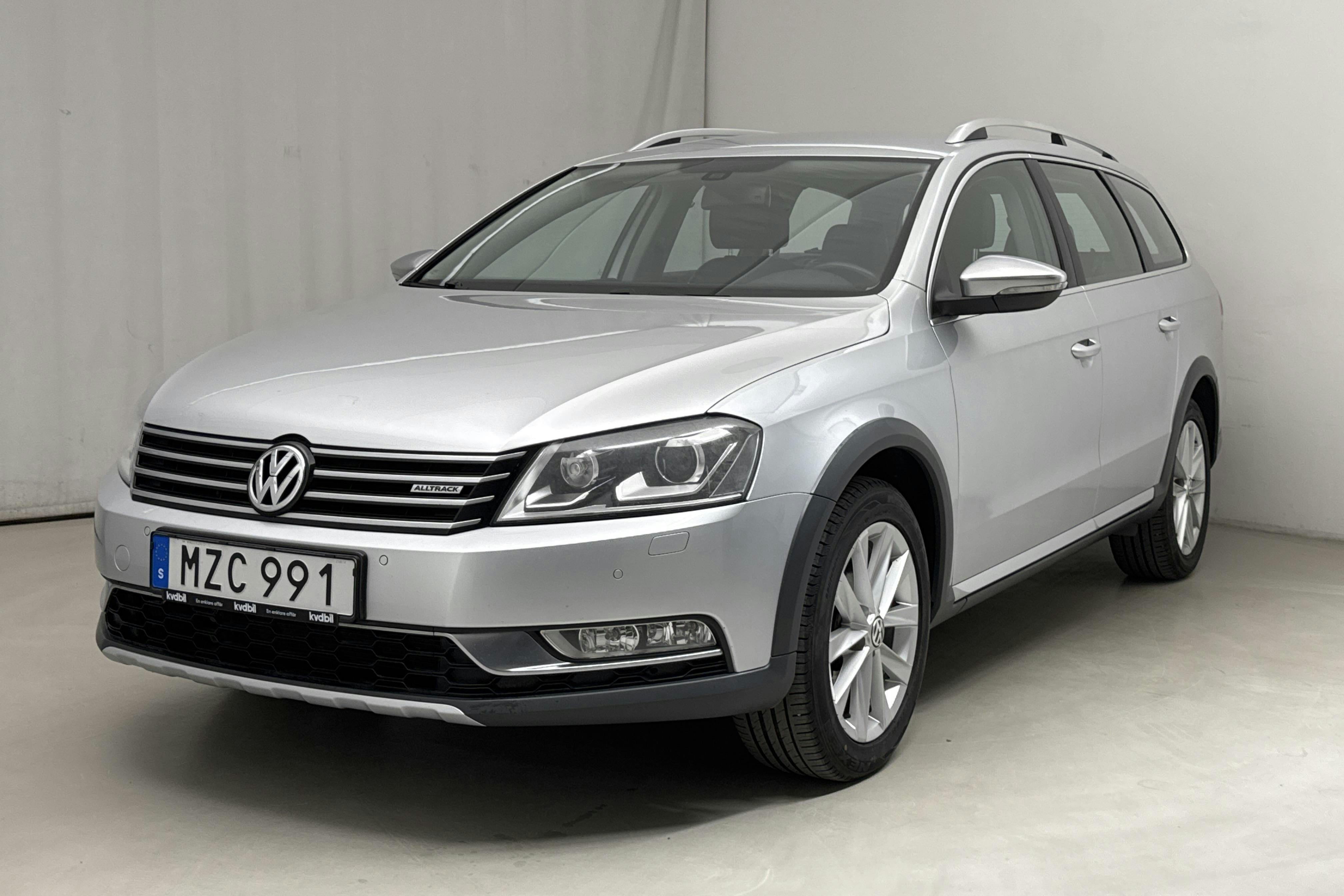 VW Passat Alltrack 2.0 TDI BlueMotion Technology 4Motion (177hk) - 21 146 mil - Automat - silver - 2013