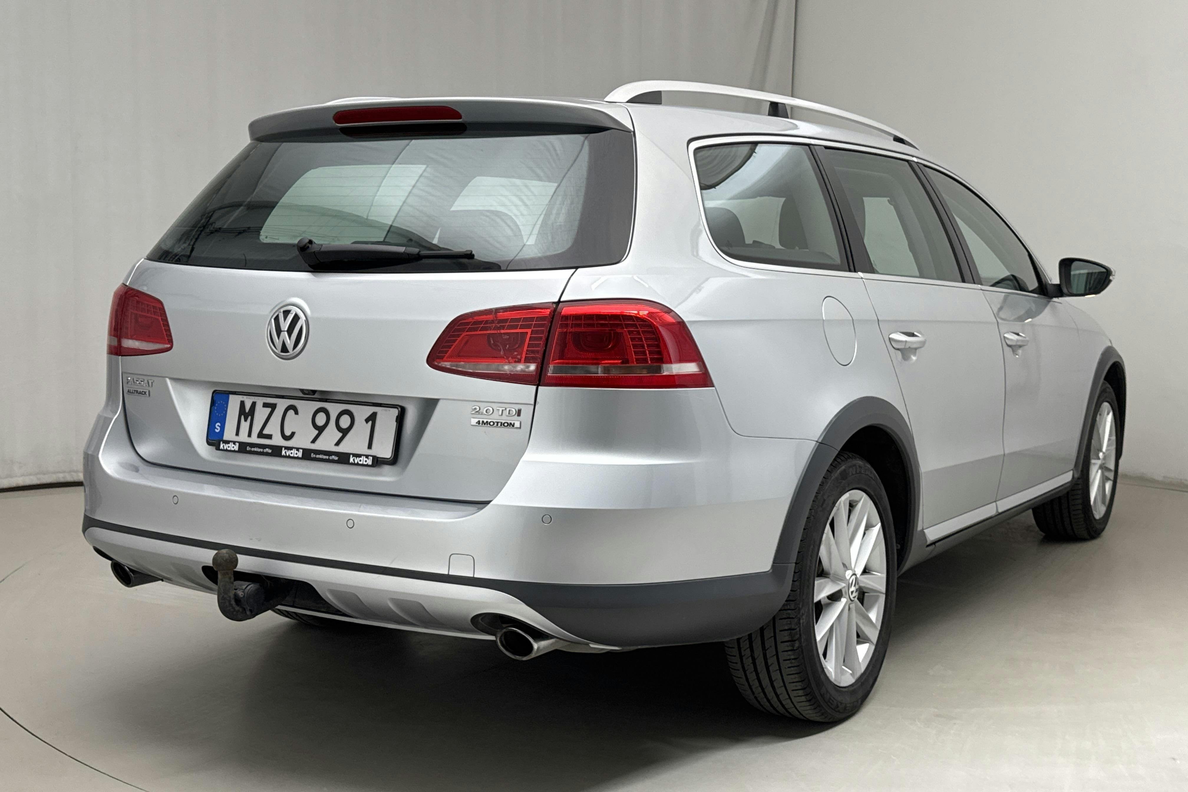 VW Passat Alltrack 2.0 TDI BlueMotion Technology 4Motion (177hk) - 21 146 mil - Automat - silver - 2013