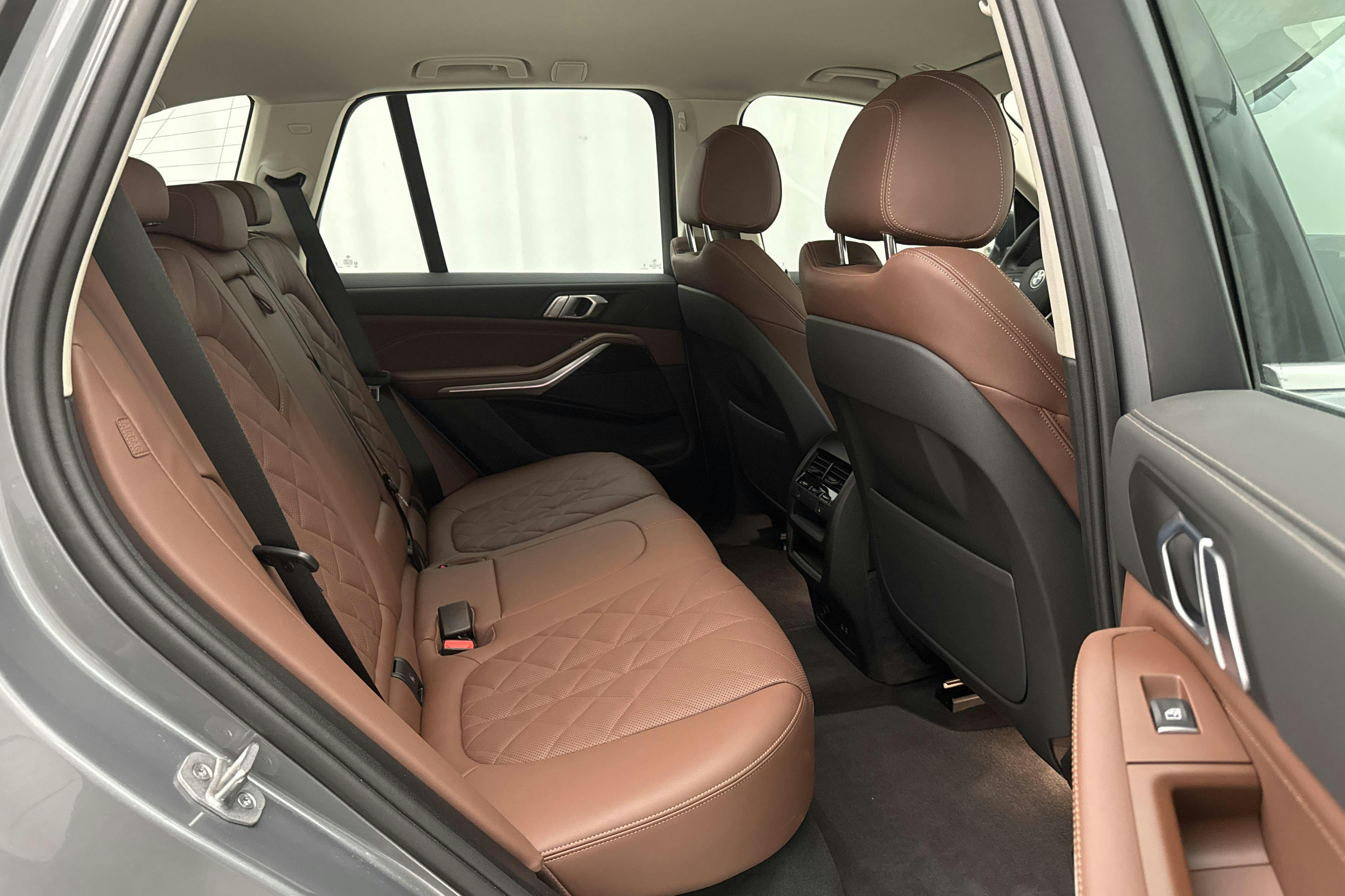 BMW X5 xDrive50e LCI, G05 (489hk) - 15 900 km - Automatic - gray - 2024