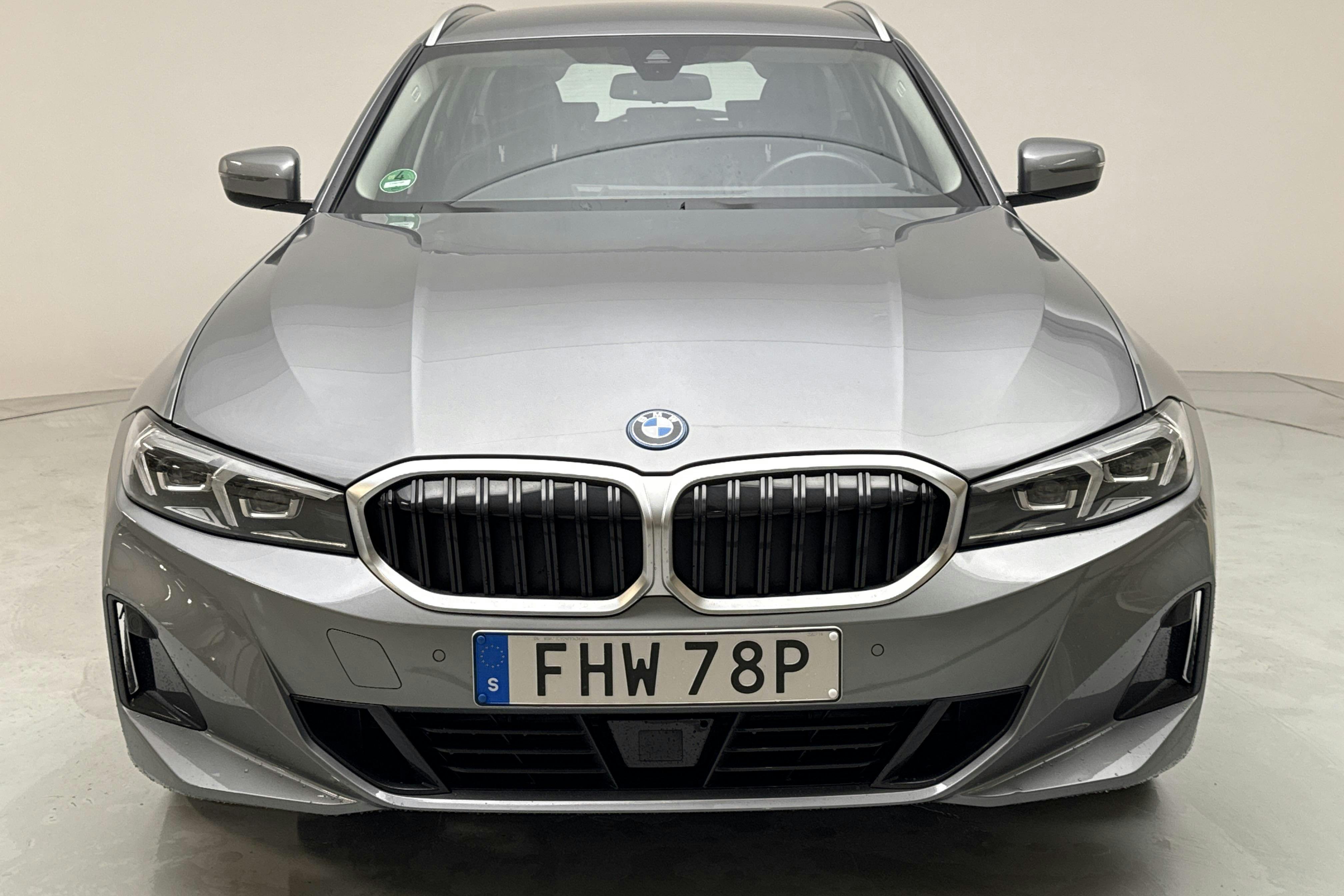 BMW 330e xDrive Touring LCI, G21 (292hk) - 57 950 km - Automatic - gray - 2023