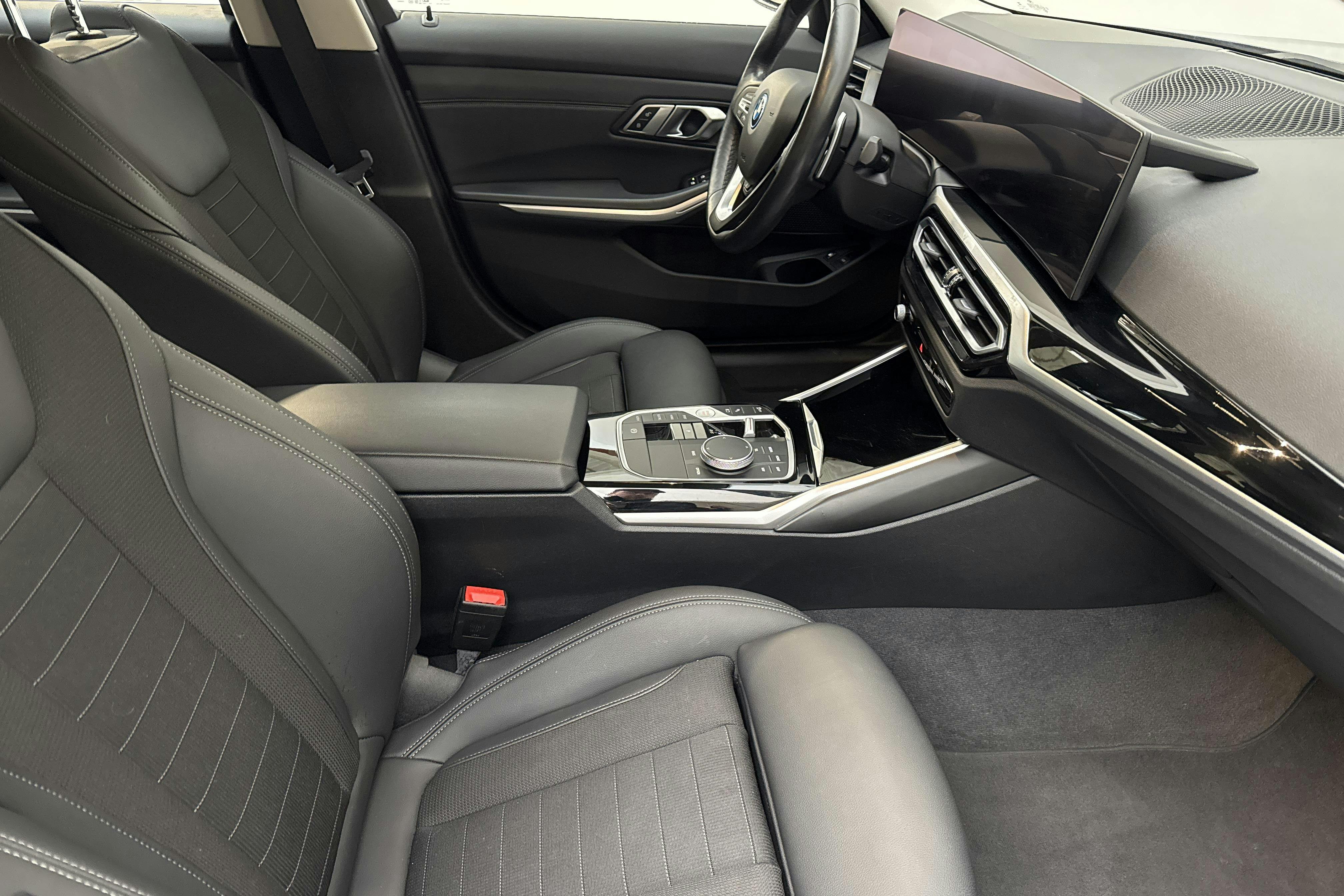 BMW 330e xDrive Touring LCI, G21 (292hk) - 57 950 km - Automatic - gray - 2023