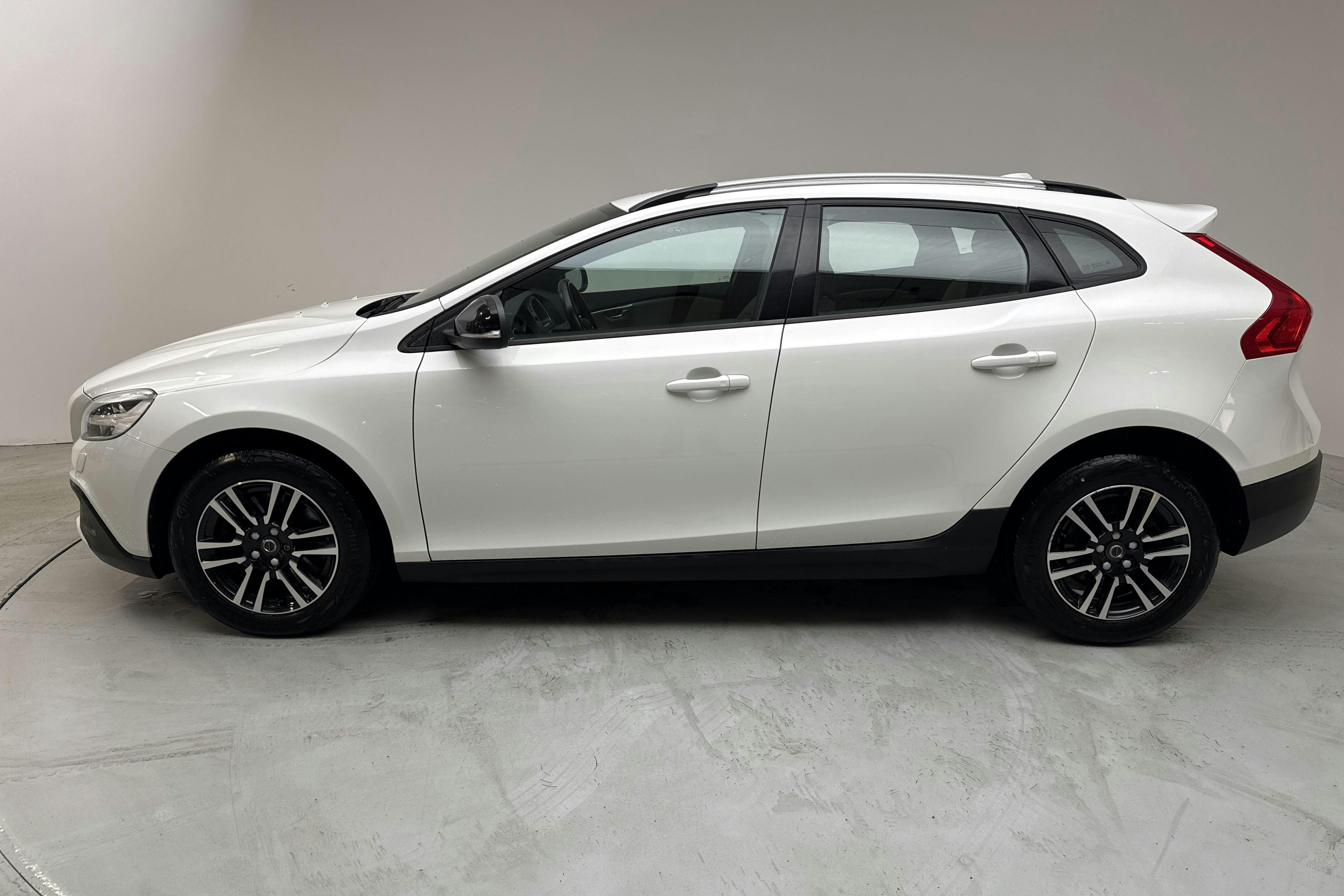 Volvo V40 Cross Country T3 (152hk) - 80 210 km - Automatic - white - 2019