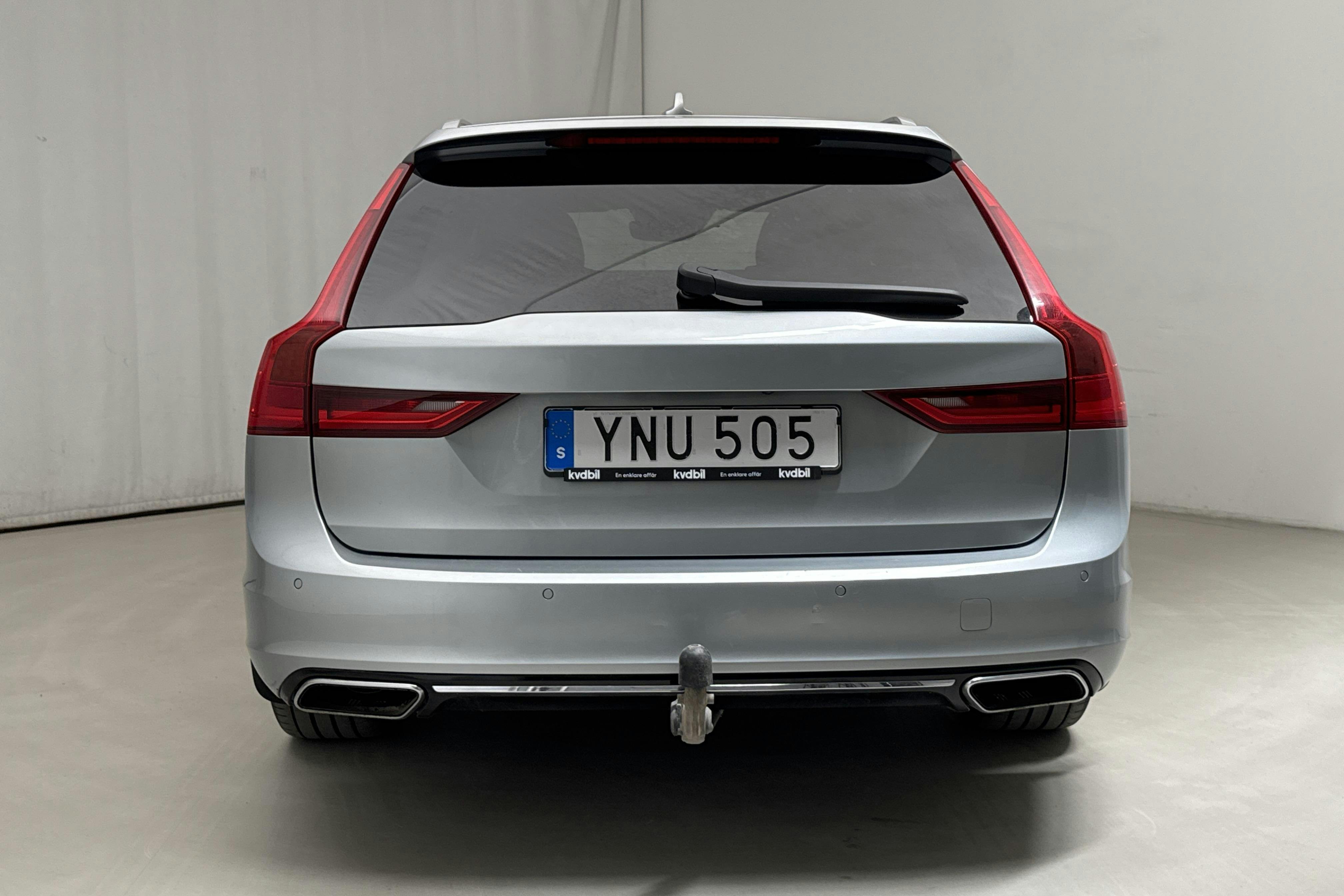 Volvo V90 D4 AWD (190hk) - 224 680 km - Automatic - silver - 2019