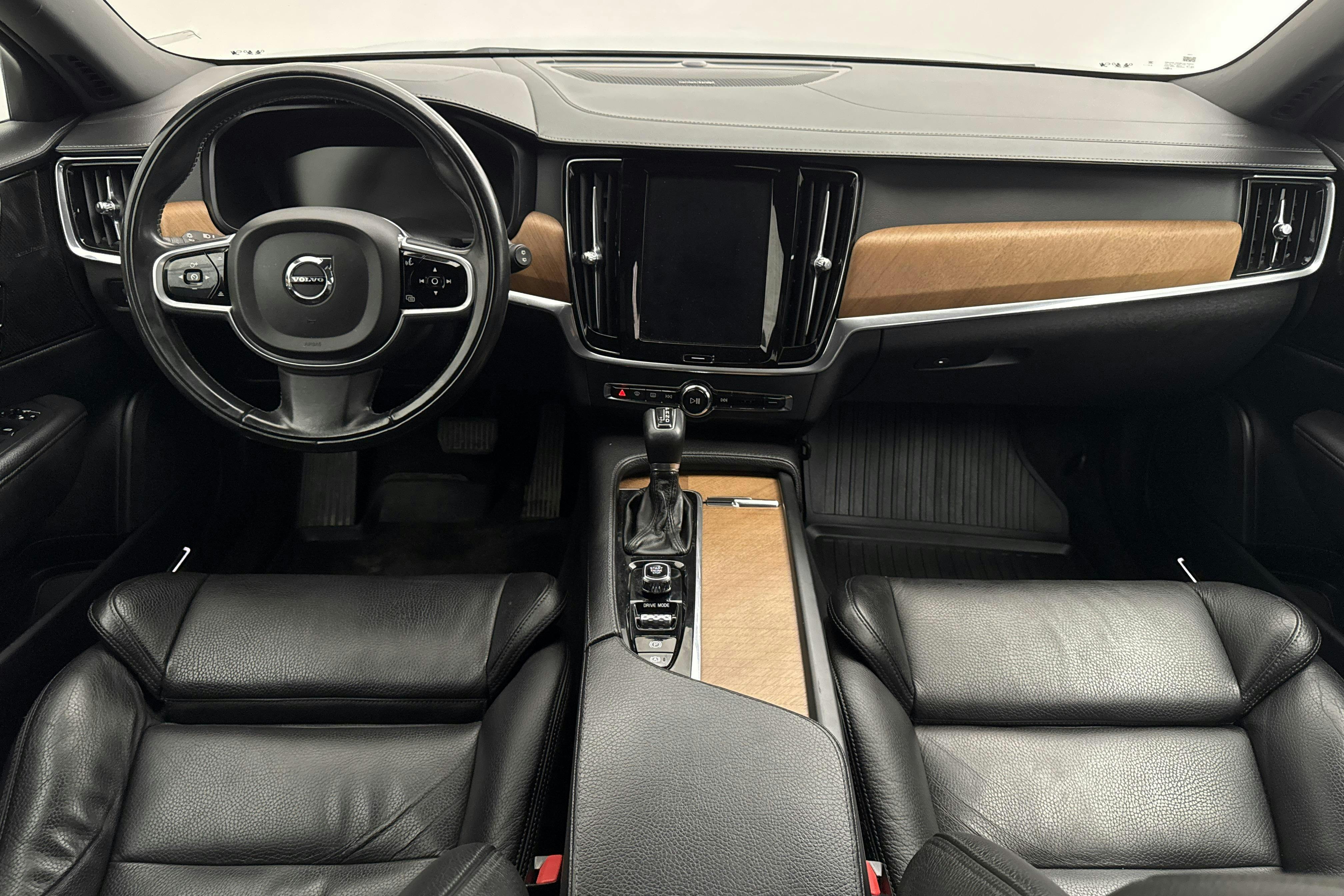 Volvo V90 D4 AWD (190hk) - 224 680 km - Automatic - silver - 2019