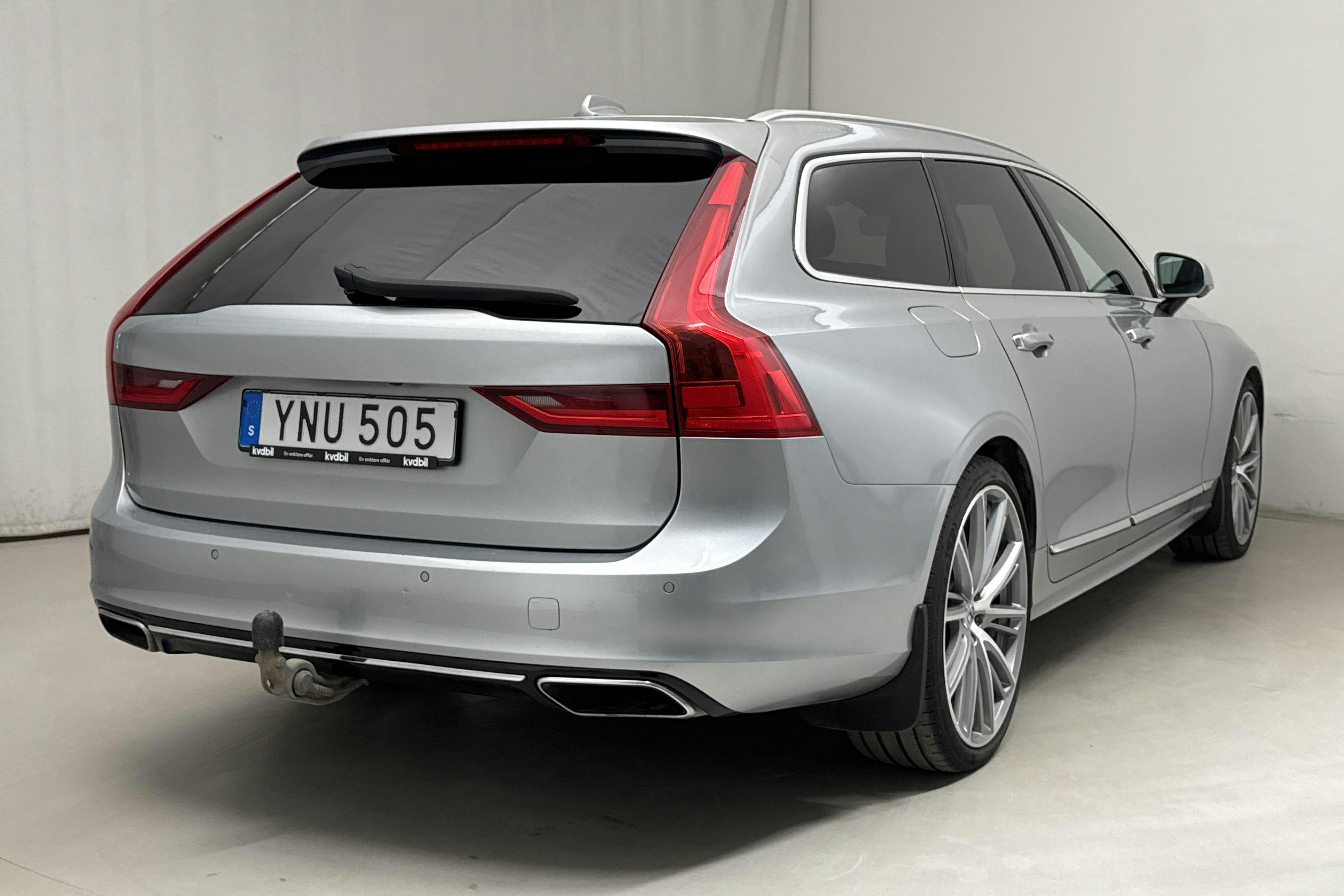 Volvo V90 D4 AWD (190hk) - 224 680 km - Automatic - silver - 2019