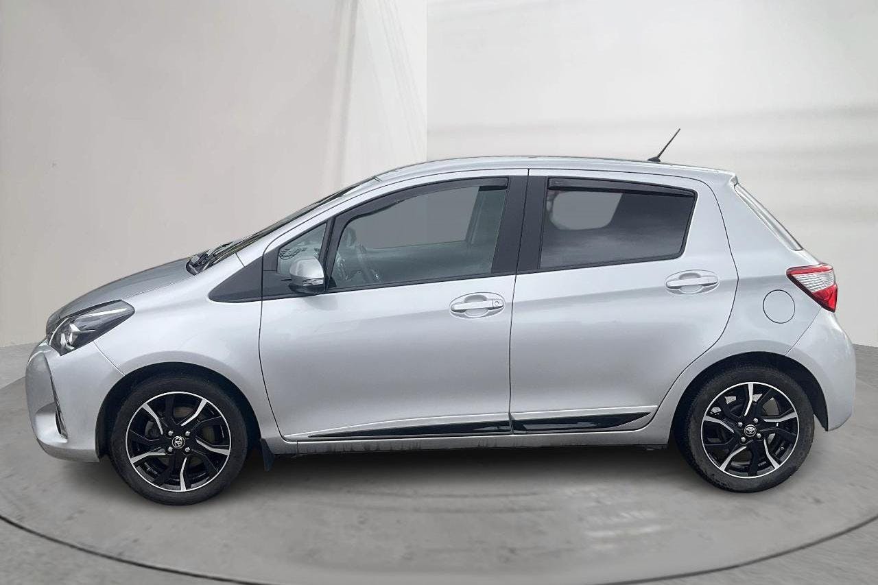 Toyota Yaris 1.5 5dr (111hk) - 55 590 km - Manual - silver - 2017